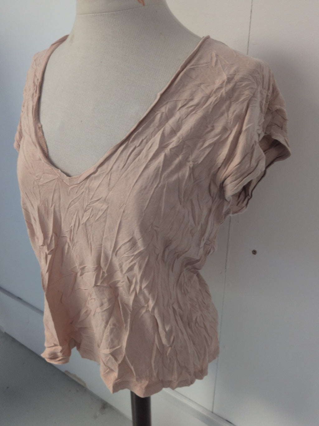 Ladies Zara Size Medium Beige V Neck Short Sleeve Tshirt