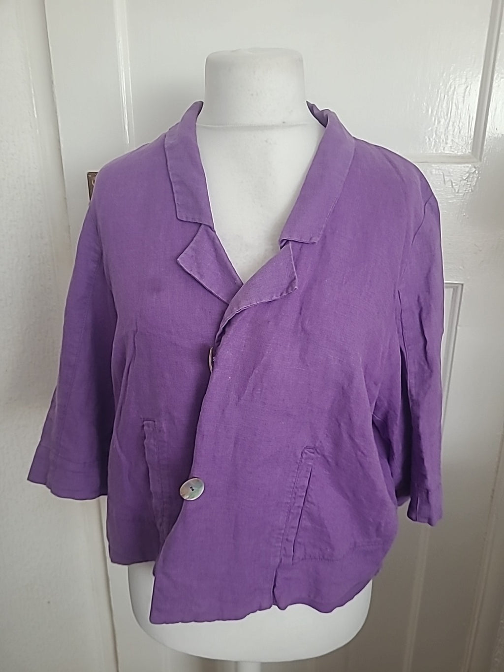 Ladies Vetono Size 3 Purple Buttoned Blouse