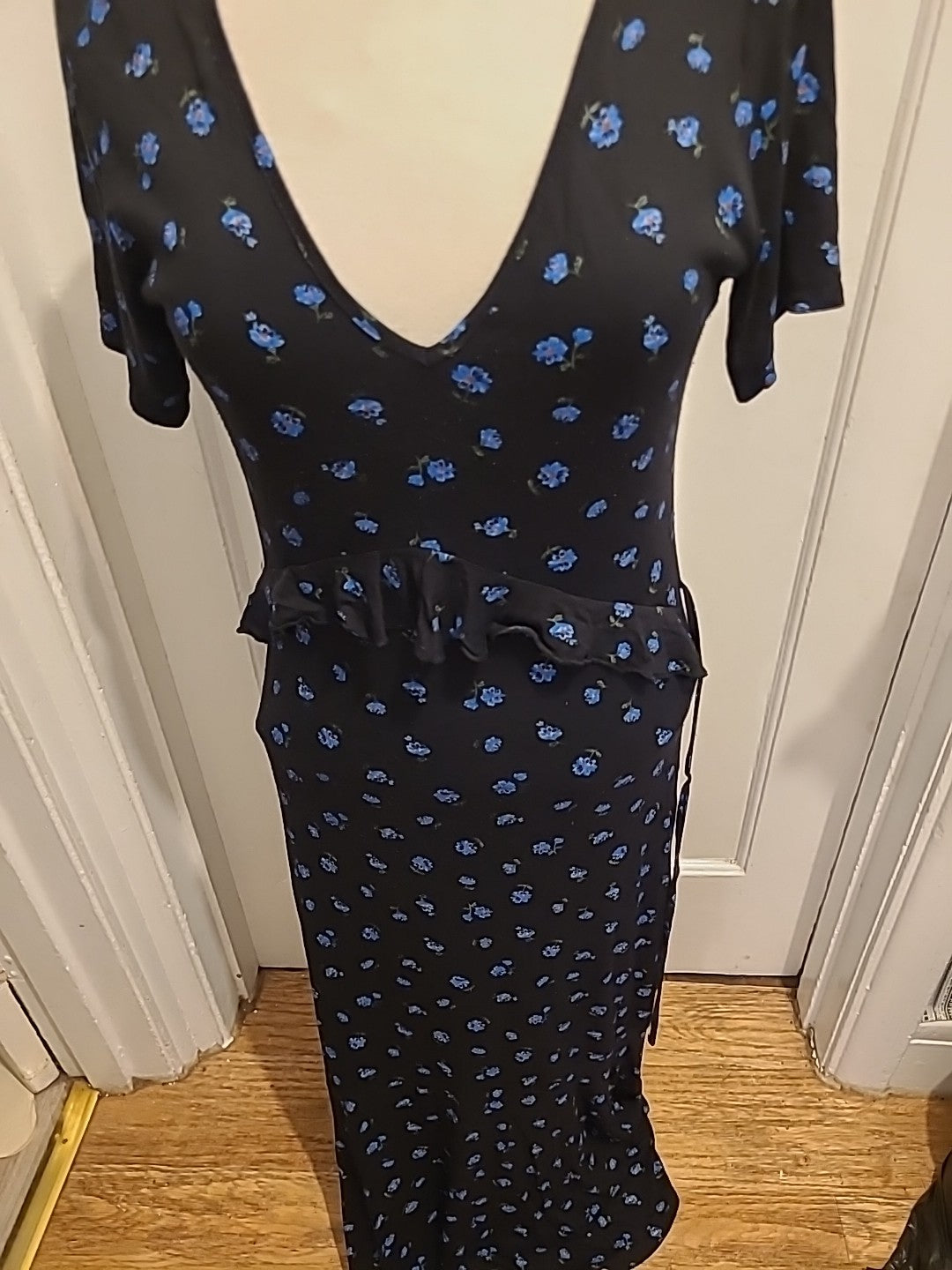 Ladies Peacocks Size 10 Black With Blue Flowers Short Sleeved Long Length Dress