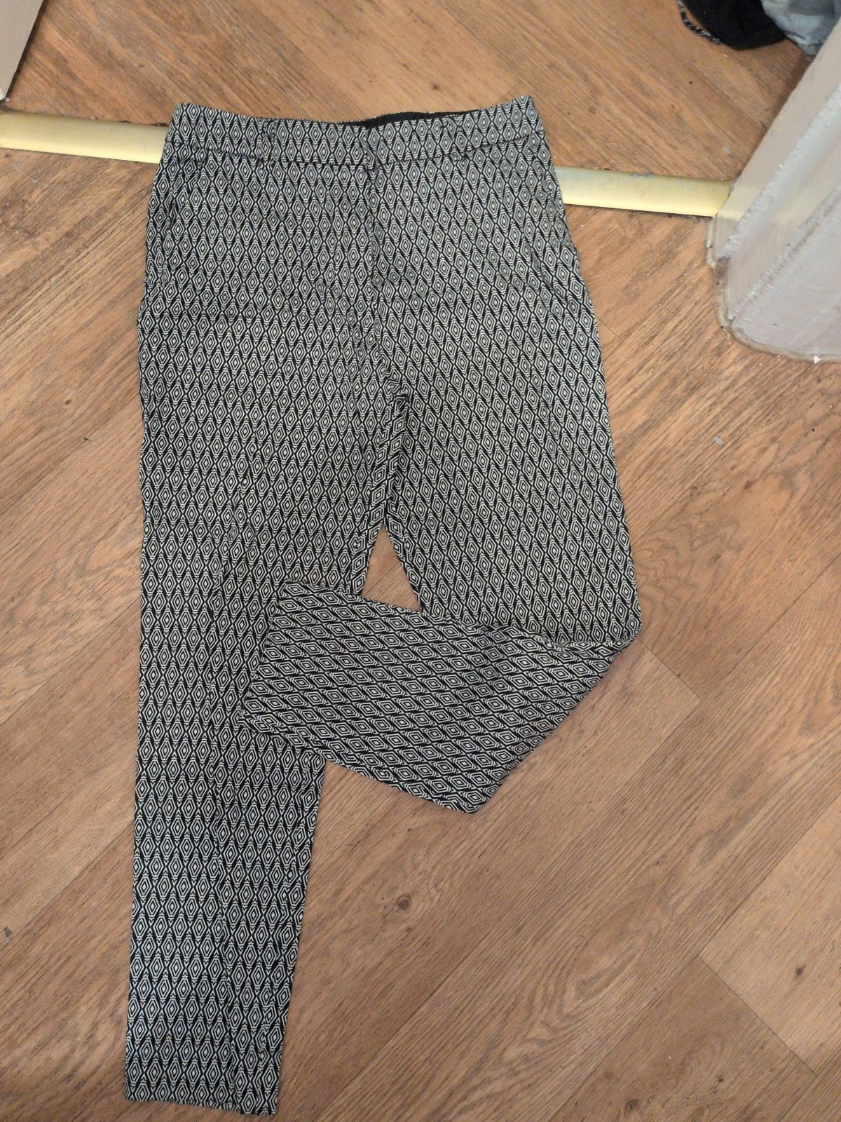 F&F size 8  Black Leggings Capri