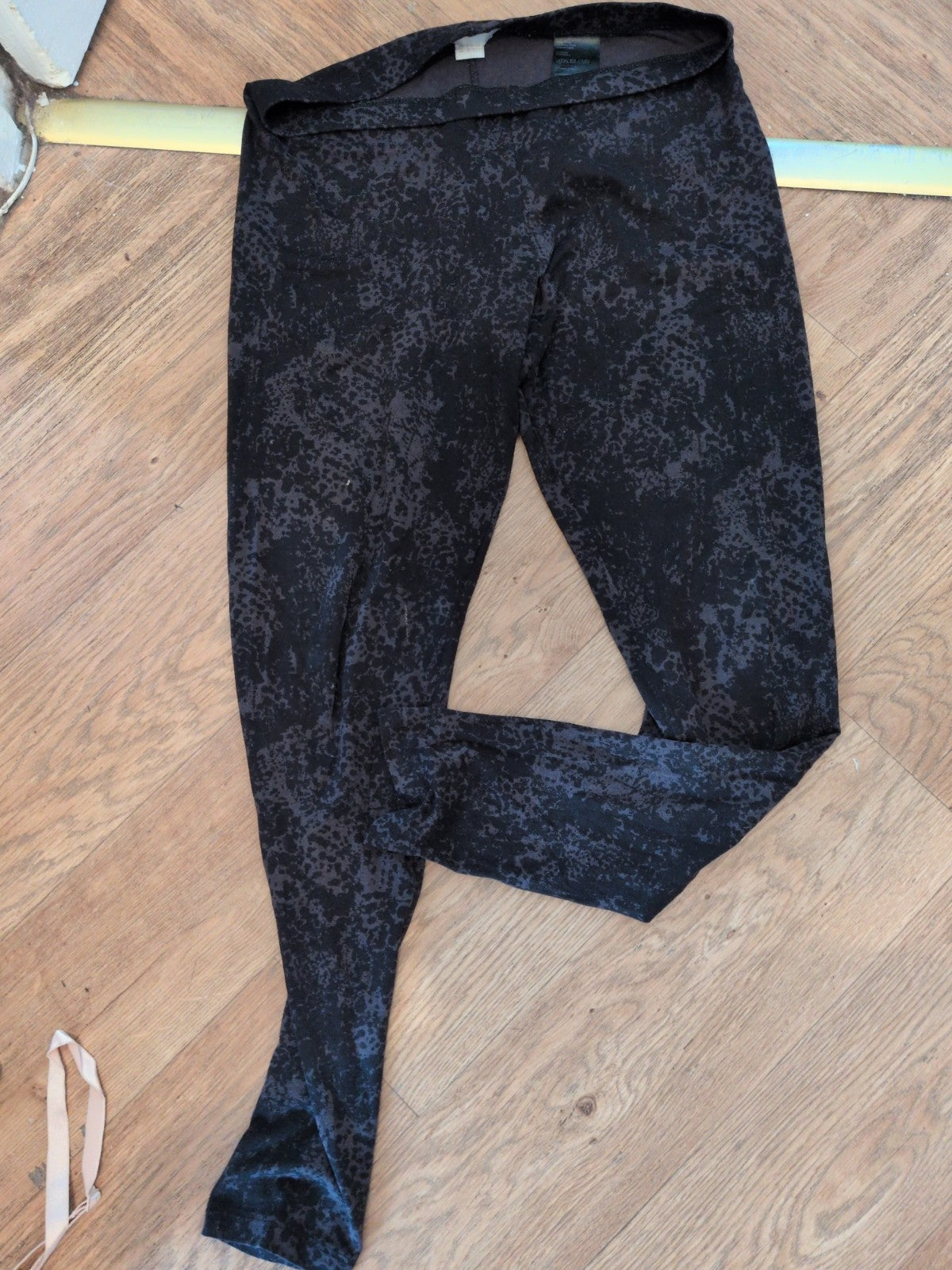 H&M Medium Black And Grey Full Length Leggings