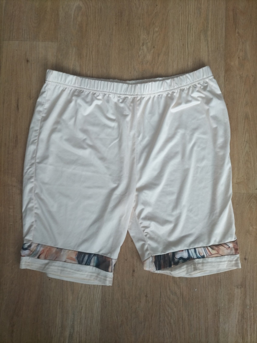 Ladies Size XL Beige Elasticated Shorts