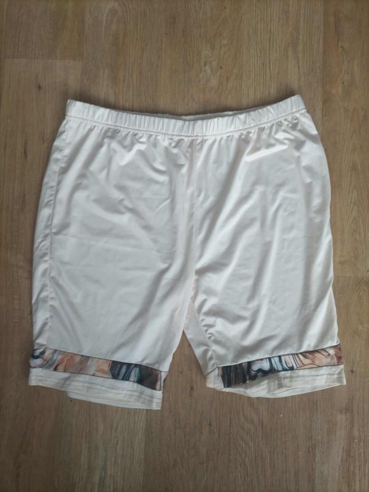 Ladies Size XL Beige Elasticated Shorts