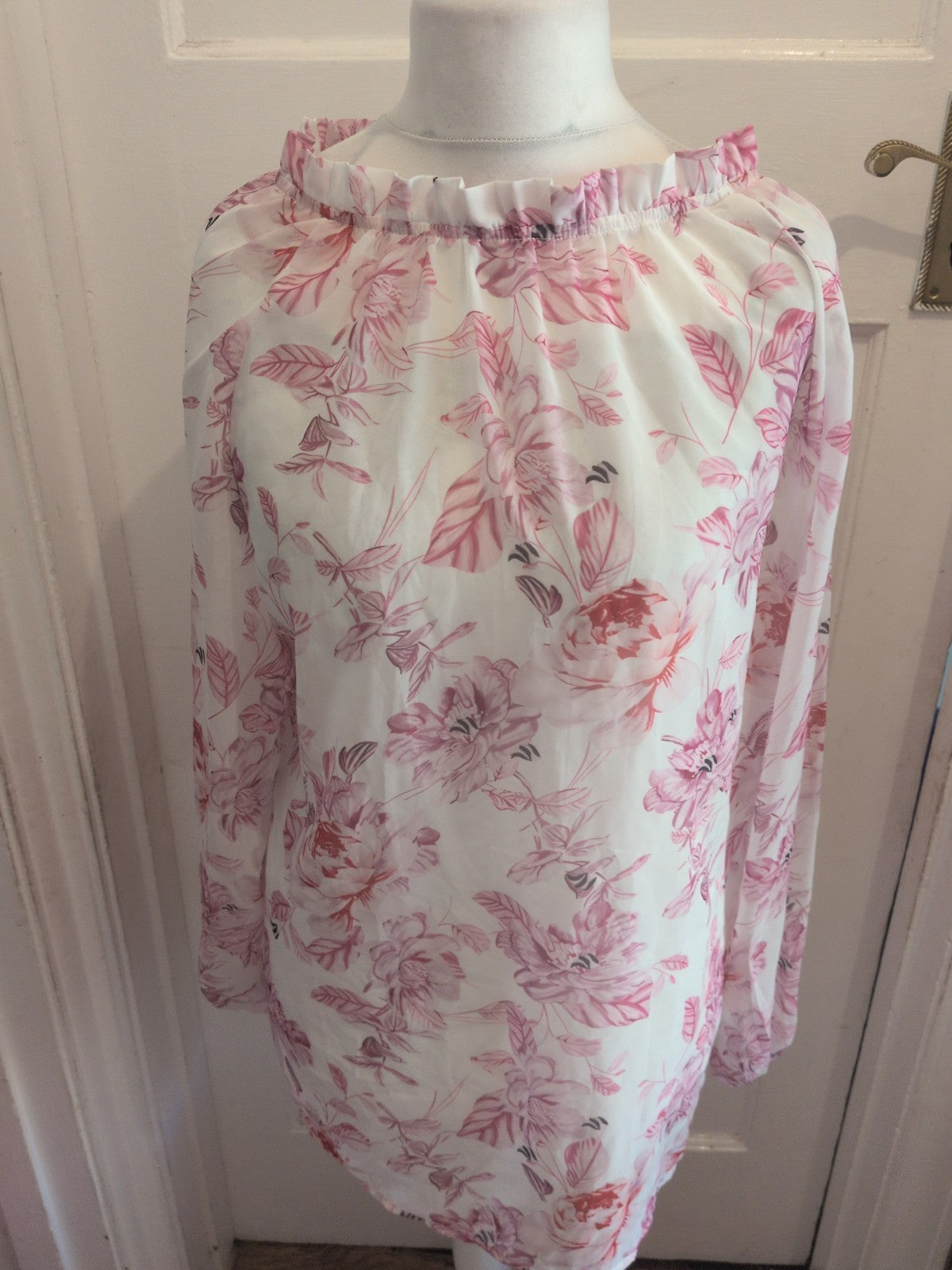 Ladies Size 2XL Pink Floral Long Sleeve Blouse