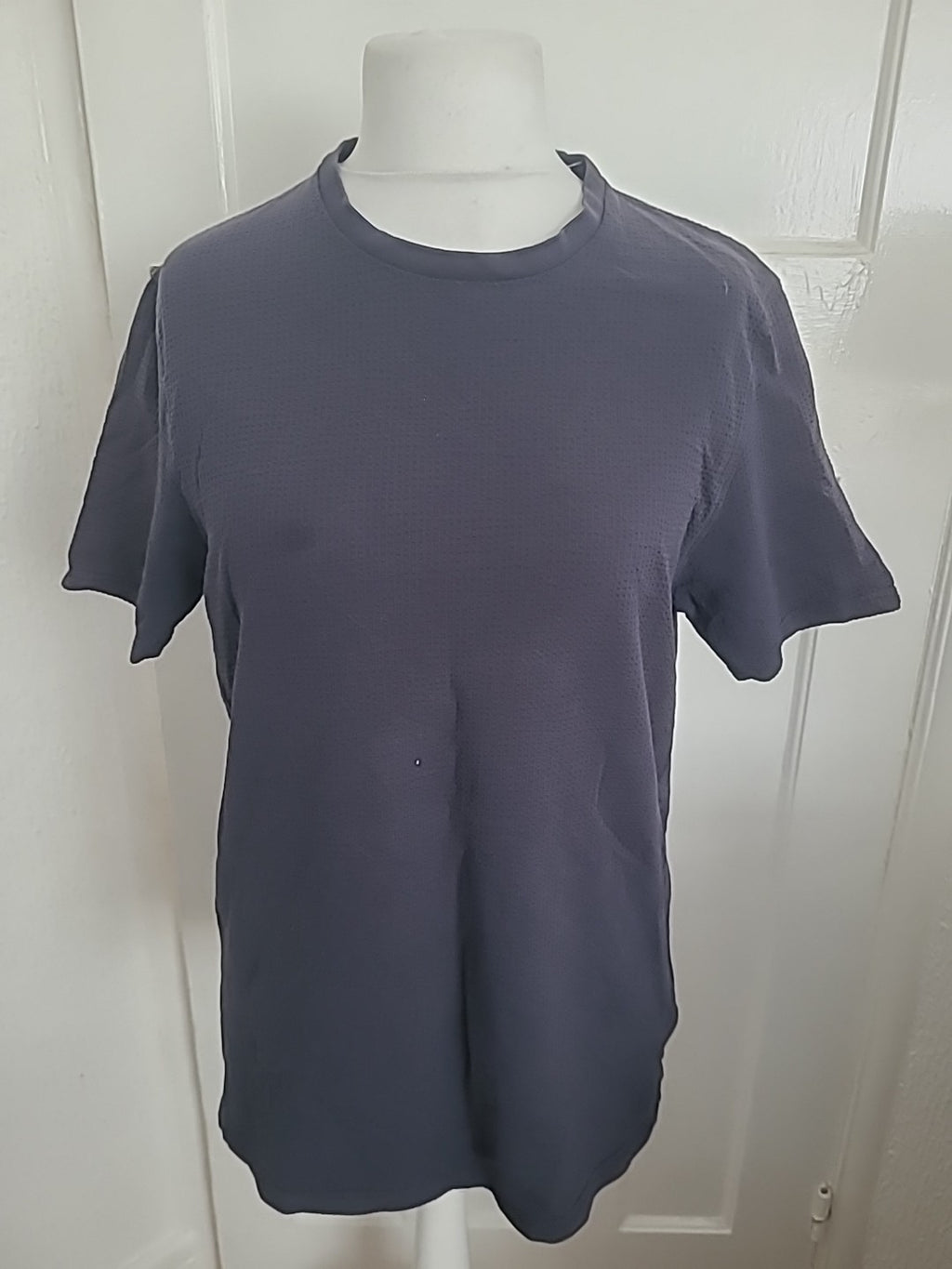 Mens Common People Size Medium Charcoal Textured Short Sleeved Tshirt