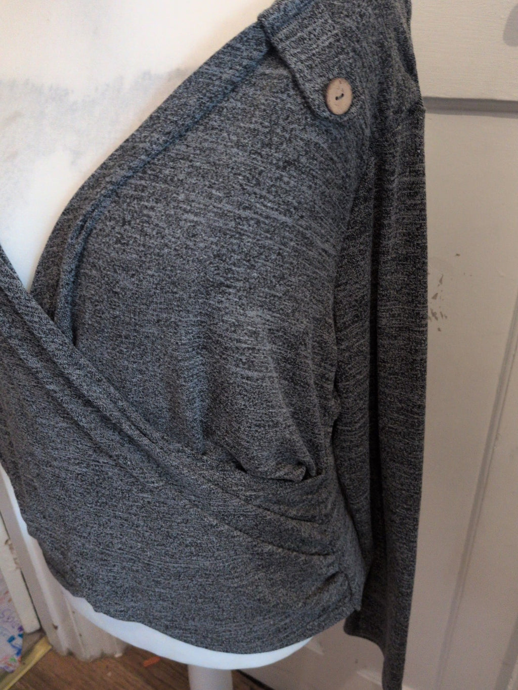 Ladies XL Grey Fleck With Black Long Sleeve Blouse