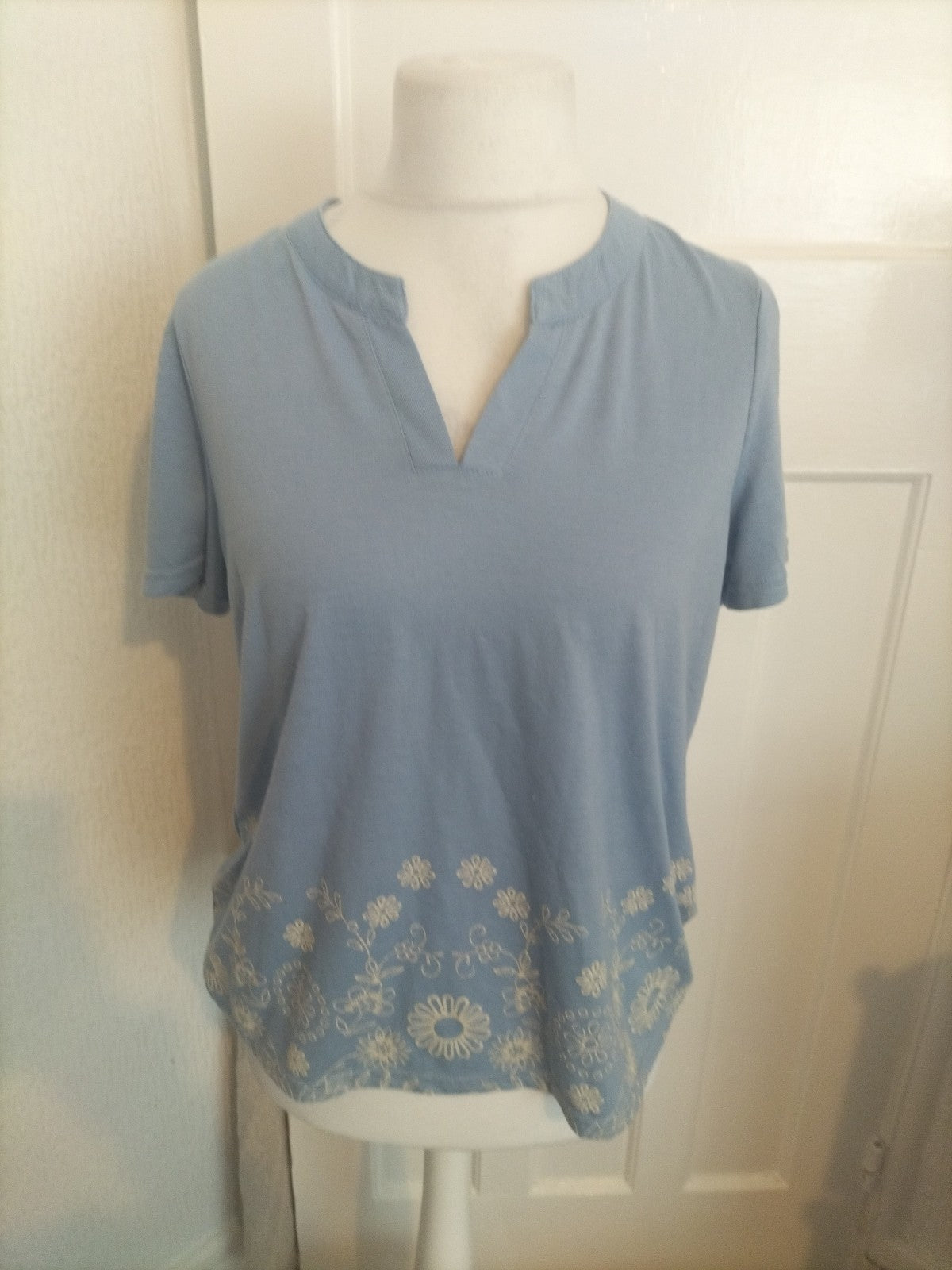 Ladies Bonmarche Size 14 Blue With Embroidery Floral Short Sleeved Blouse