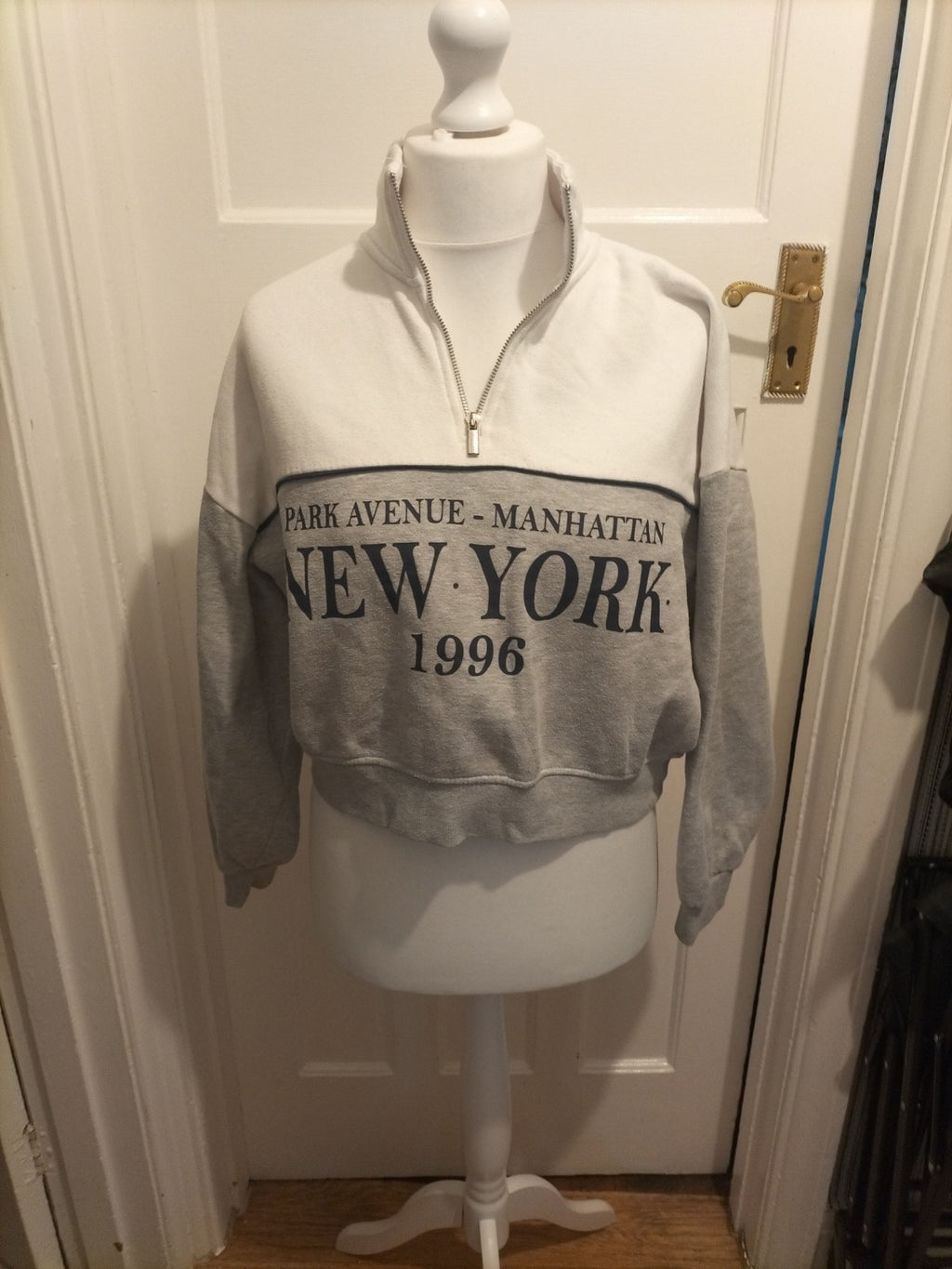 Ladies Primark Size 10-12 "Manhattan" Jumper