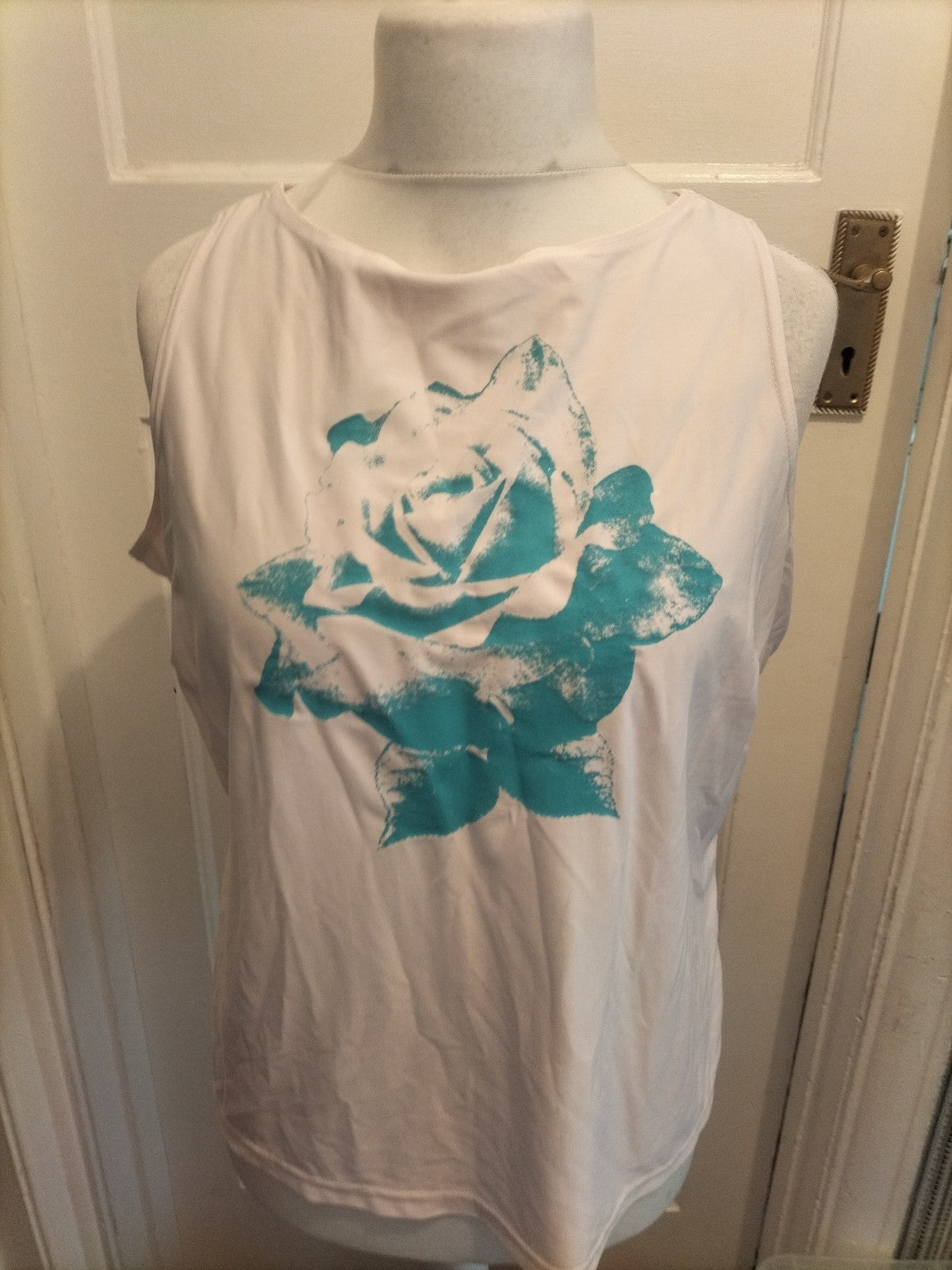 Etam 24 Pale Pink And Blue Rose Sleeveless T-shirt