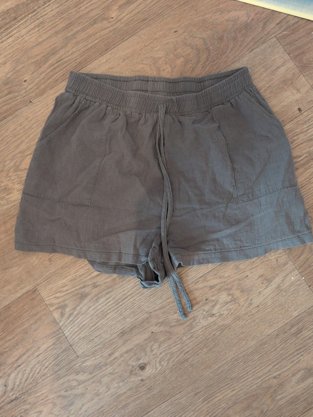 Ladies Shein Size Large Khaki Green Elasticated Shorts
