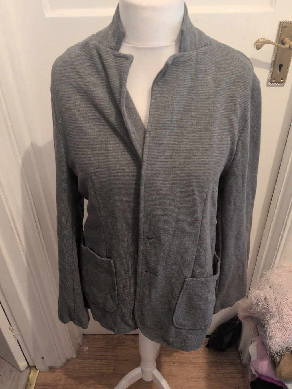 Livery Large Grey Long Sleeved Cardigan