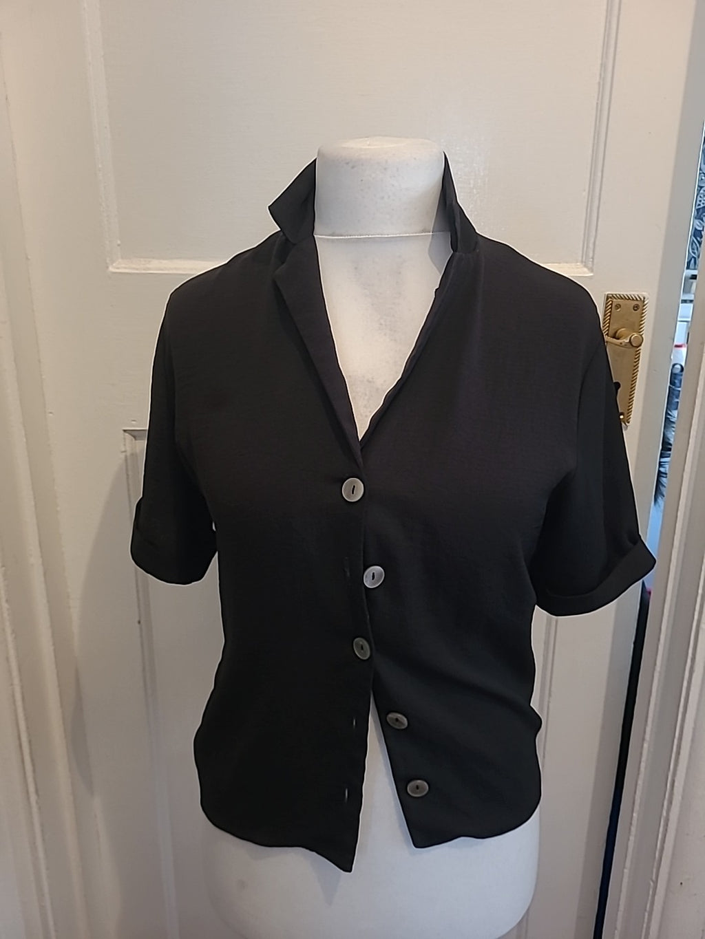 Ladies New Look Size 8 Black Buttoned Collared Blouse