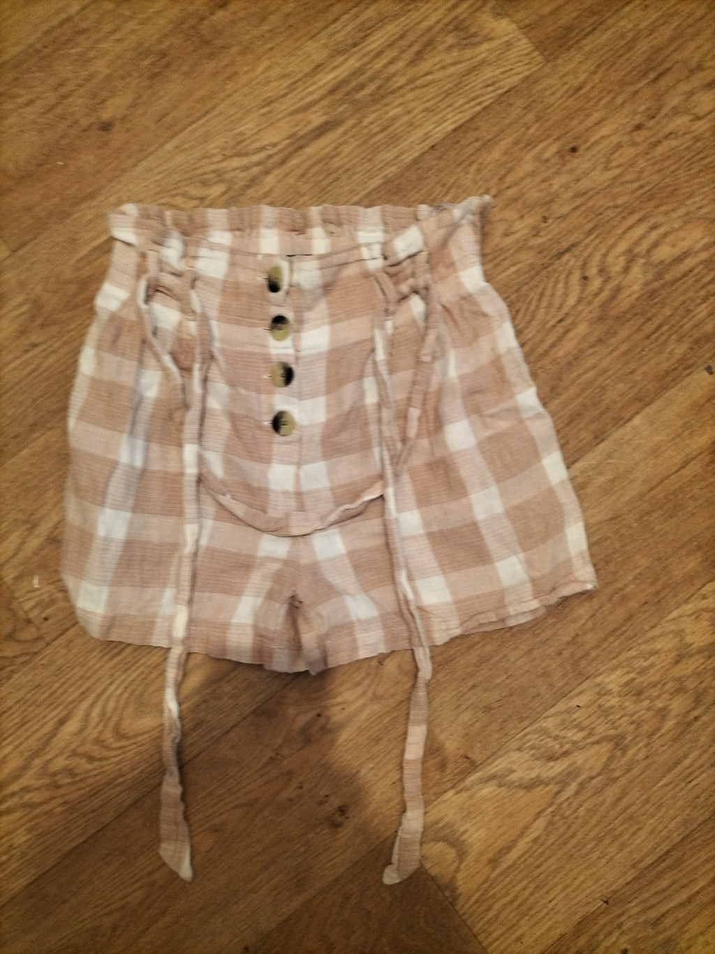 Ladies Primark Size 6 Beige And Cream Check Shorts