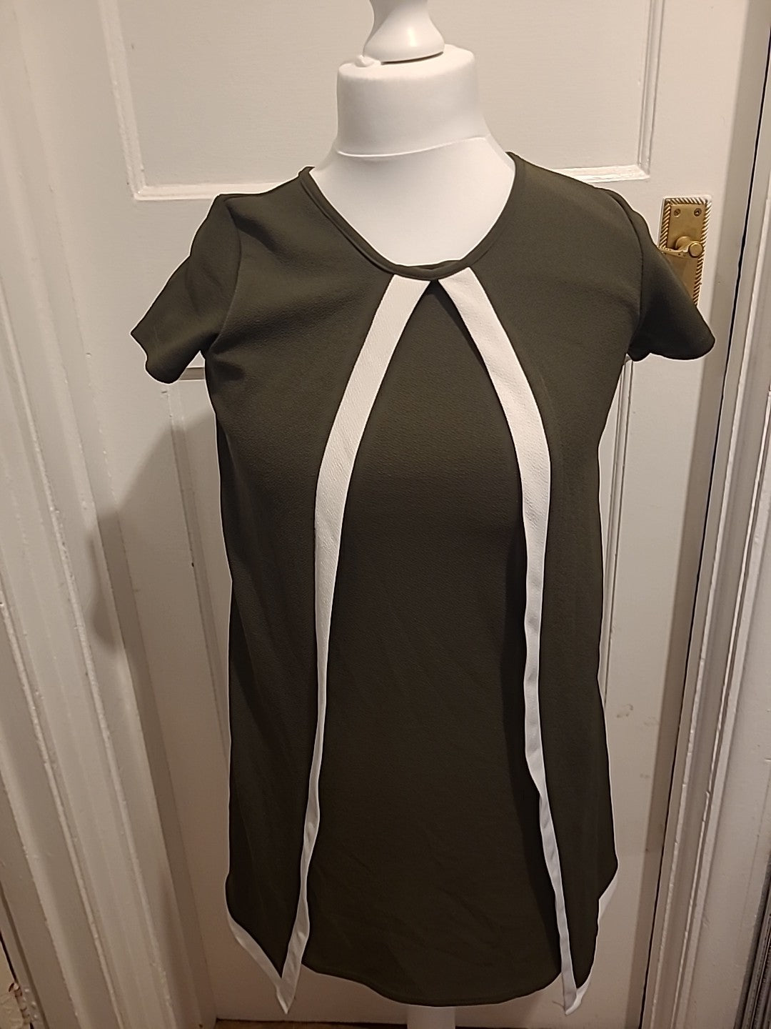 Ladies Wonderful Size 14 Khaki Short Sleeved Dress