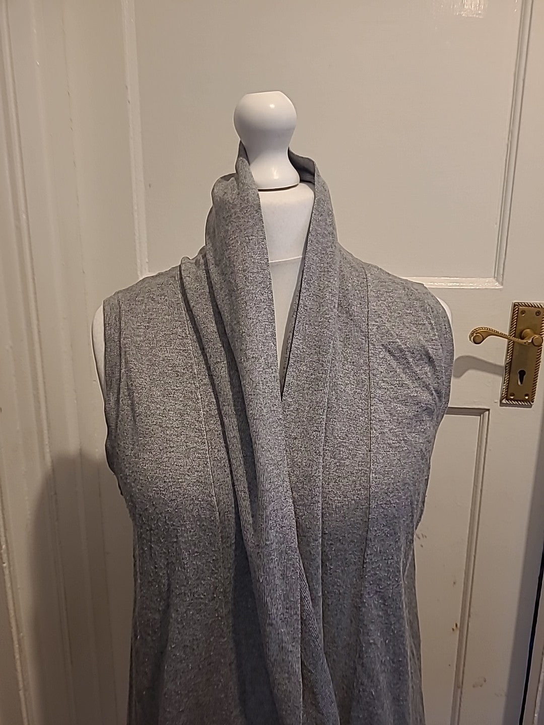 Ladies Wallis Size Large Grey Sleeveless Cardigan