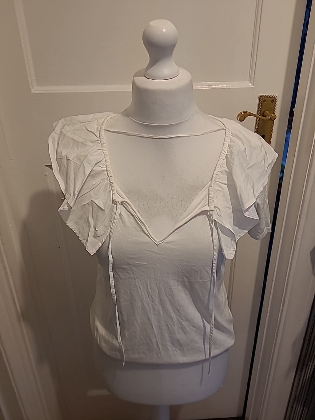 Ladies Zara Size Medium V Neck White Short Sleeved Blouse
