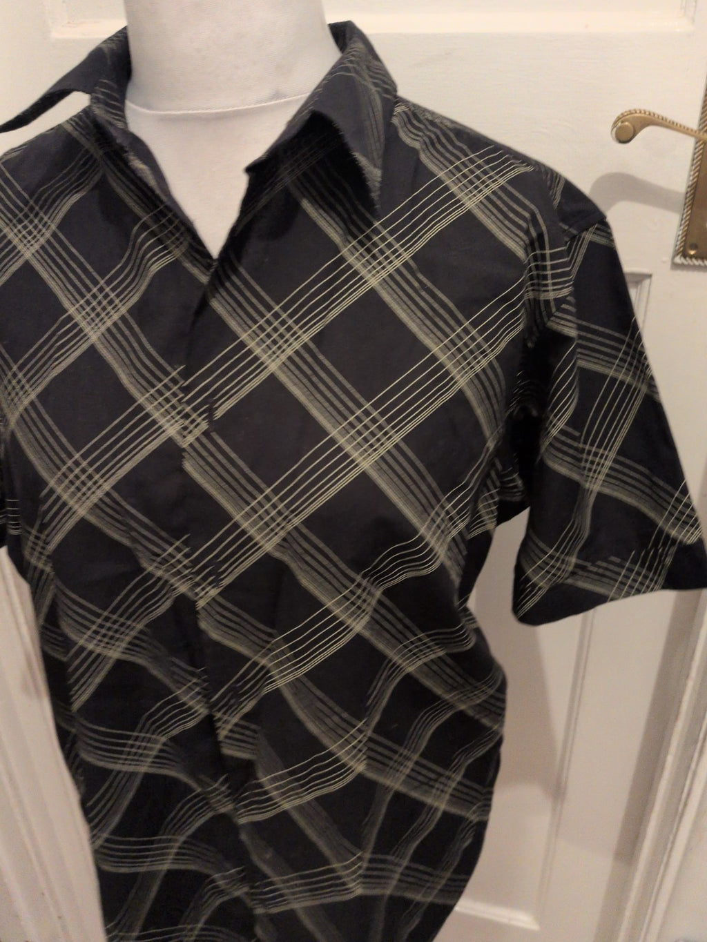 Burton Large Black And Gold Short Sleeve Shirt