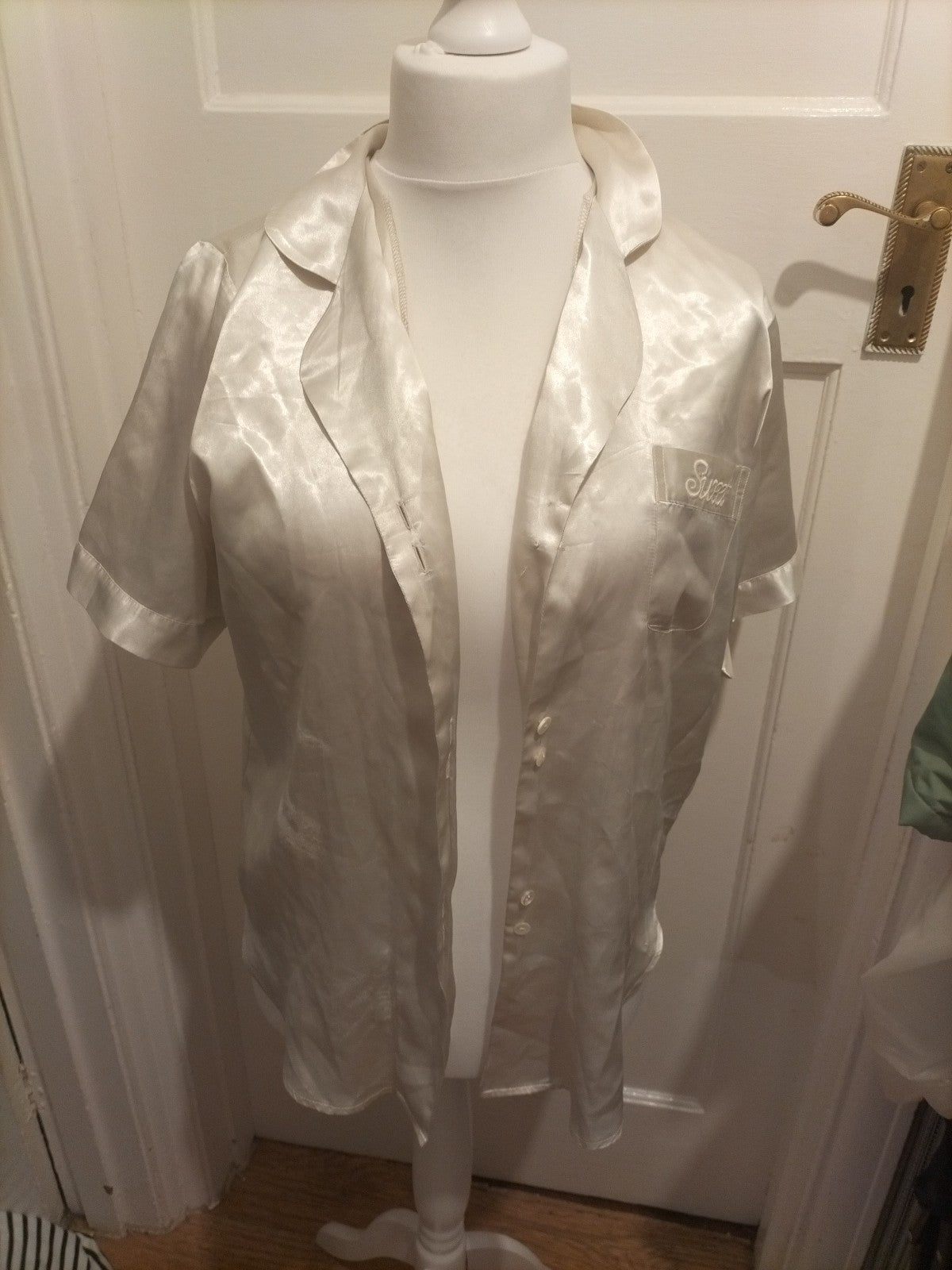 Ladies Gioni Feroti Size Medium Ivory Short Sleeved Pyjama Top