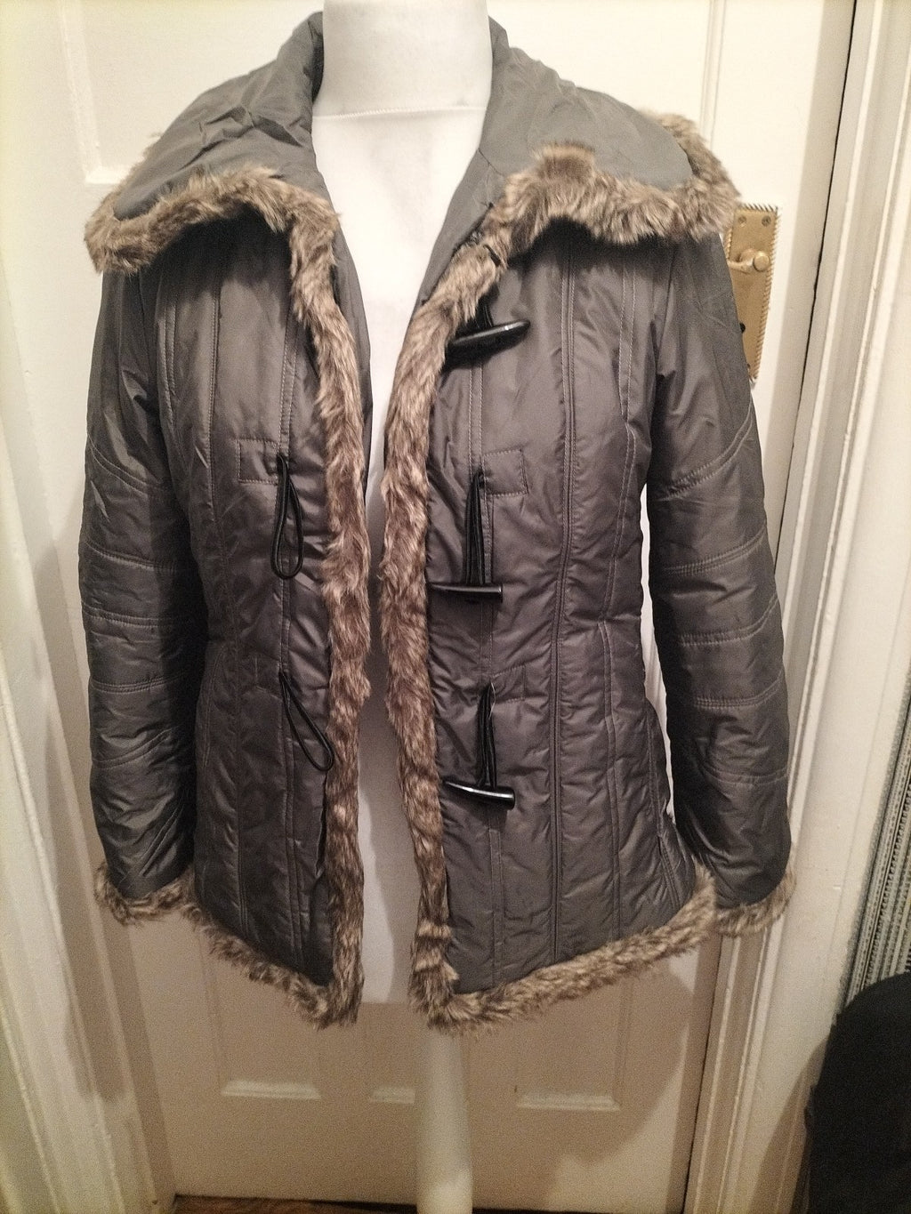 Ladies Chianti Size 12 Grey Faux Fur Jacket