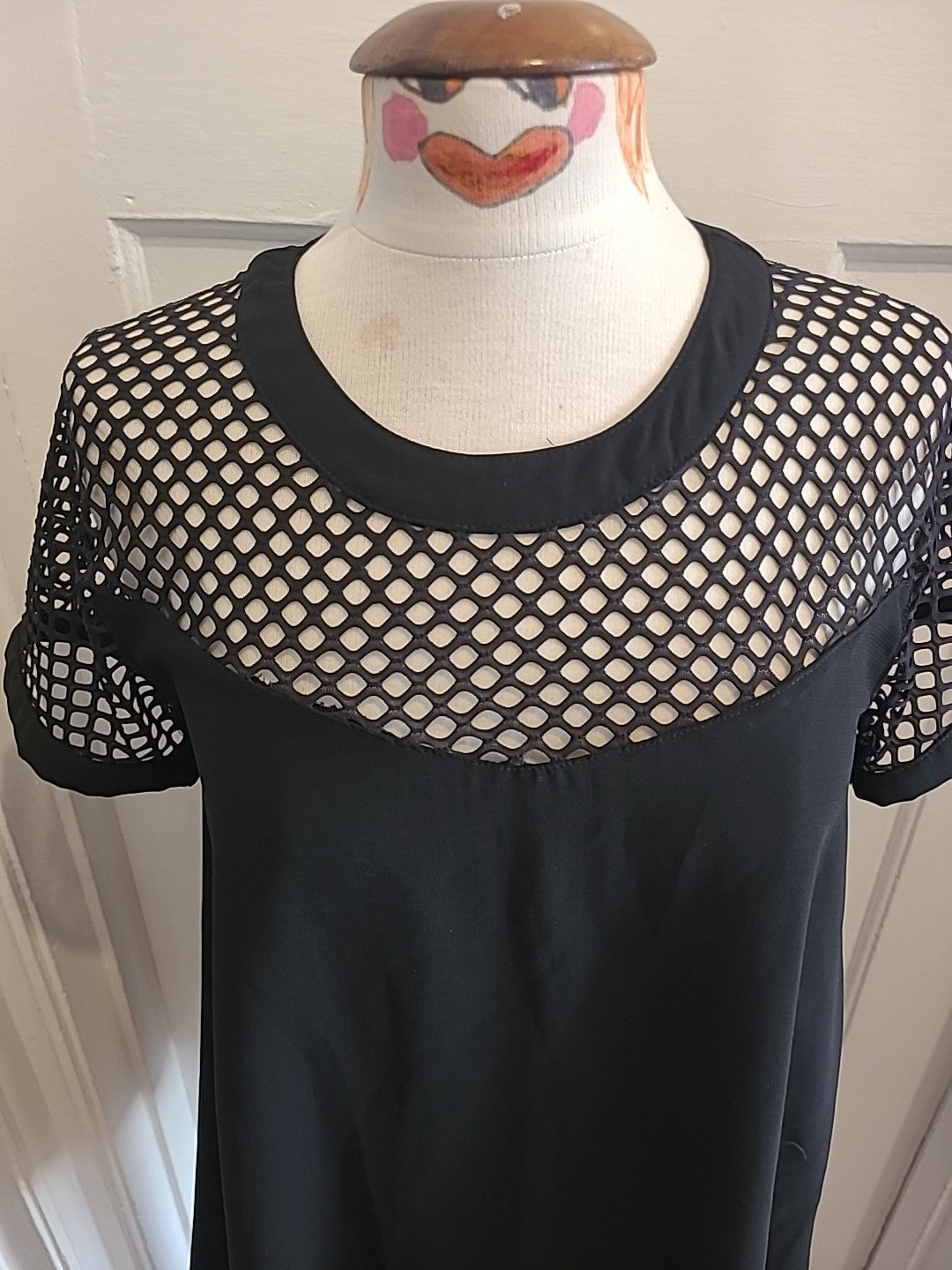 Ladies In The Style Size S/M Black Lace Short Sleeved Dress