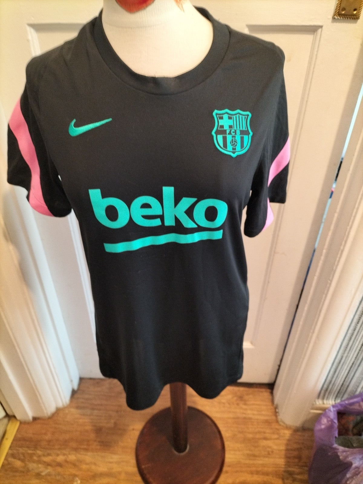 Mens Size Small Barcalona Shirt