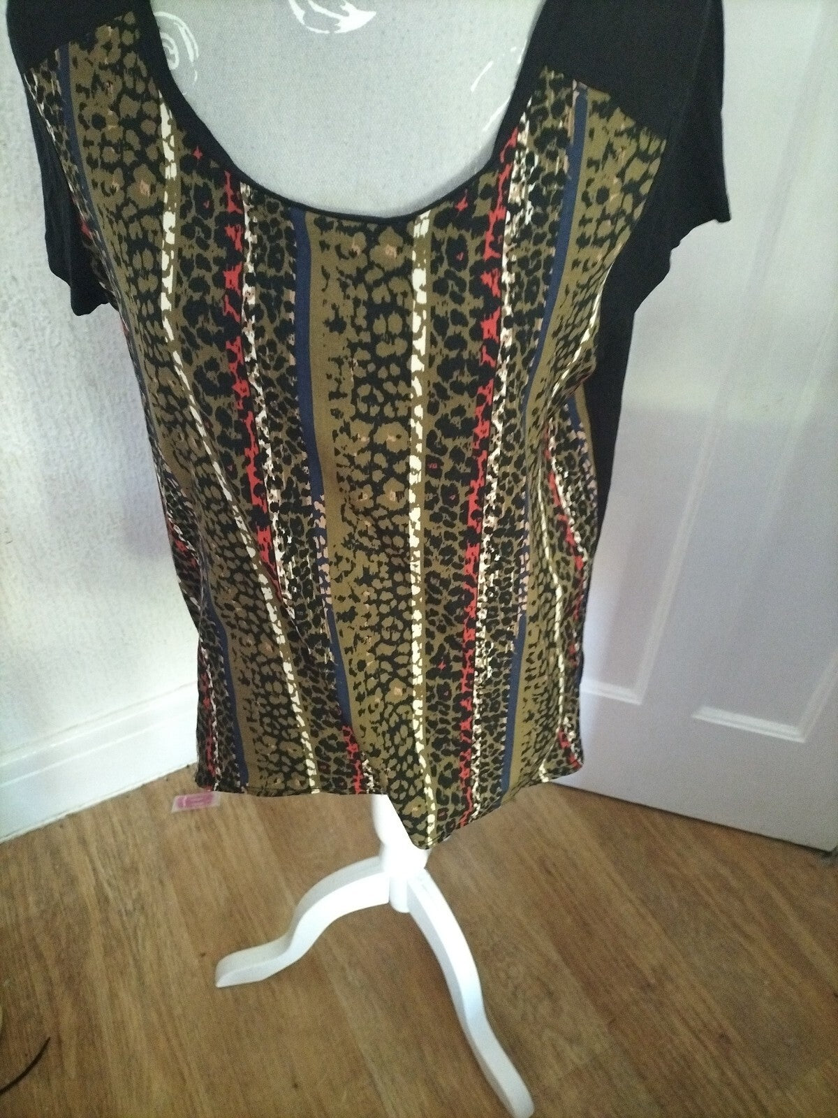 Ladies Limited Size 14 Black Short Sleeved Blouse