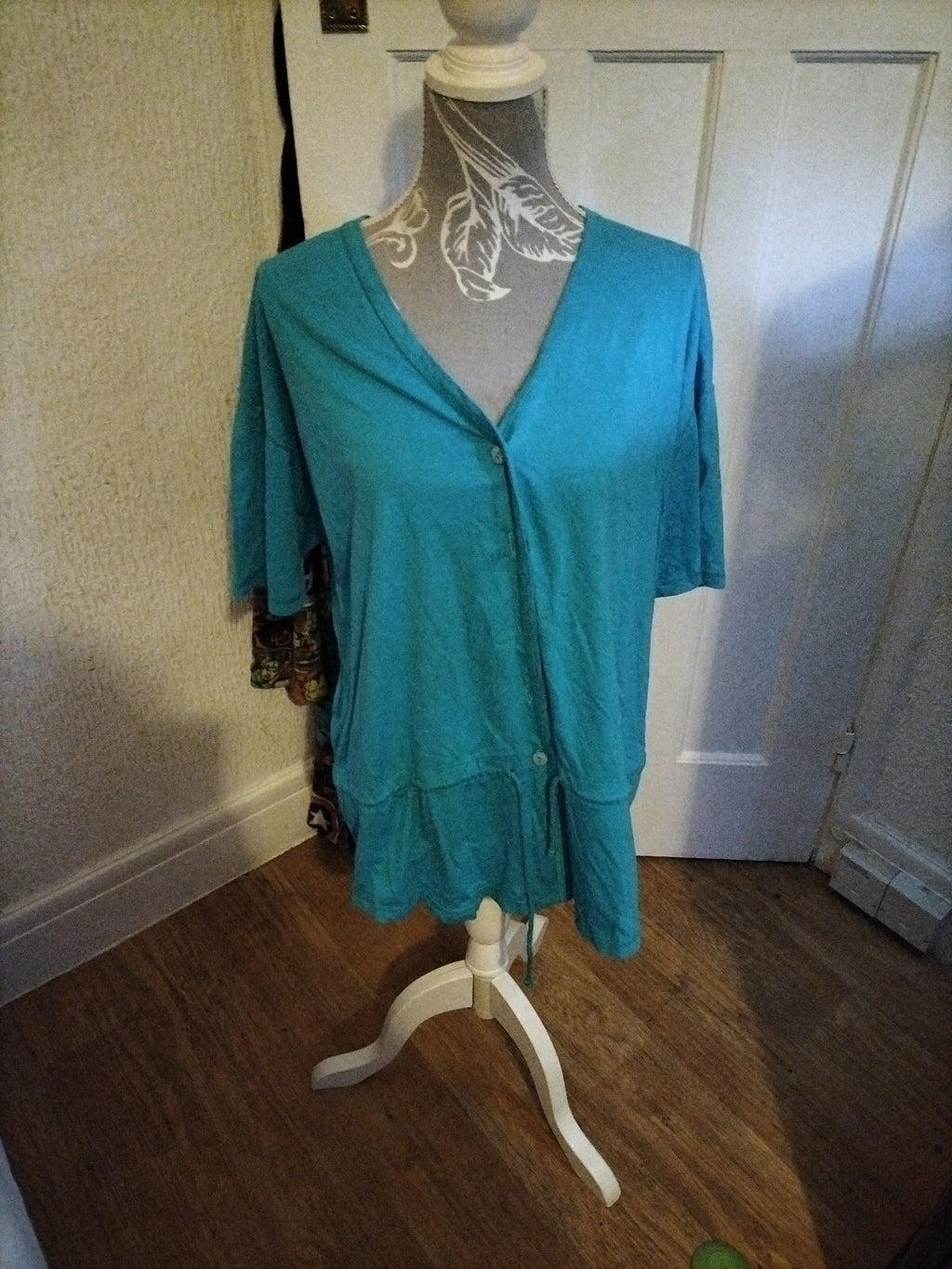 Ladies Sensations Size Medium Teal Short Sleeved Blouse
