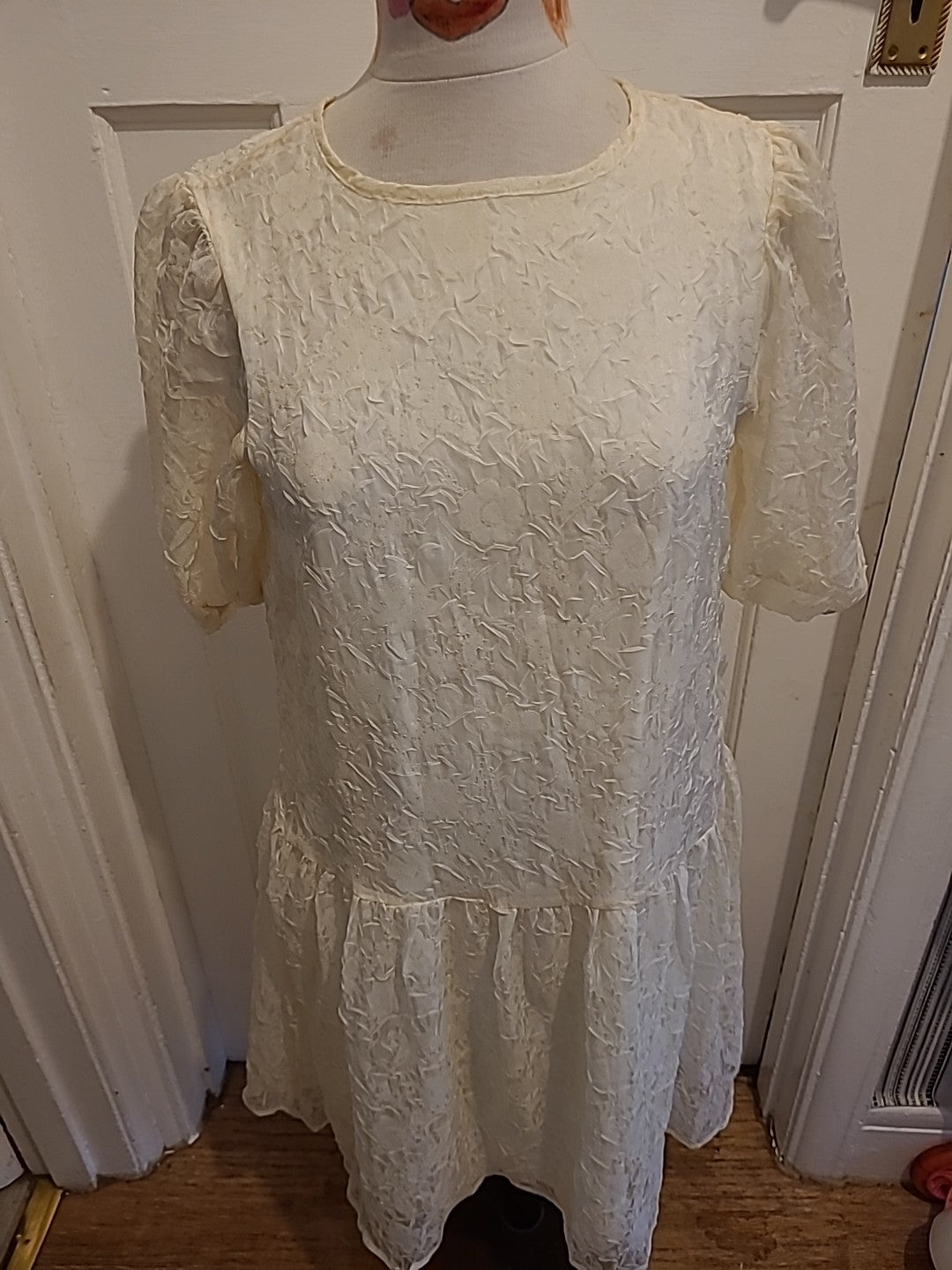 Ladies Na-Kd Size Euro 36 Pale Cream Lined Floral Short Sleeved Dress