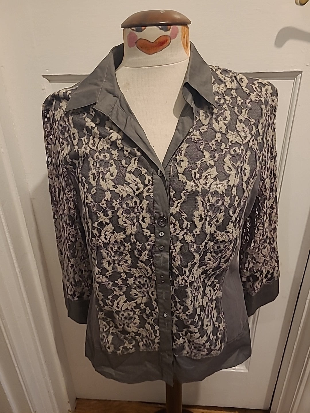 Ladies Gerry Weber Size Large Grey Floral Long Sleeved Blouse