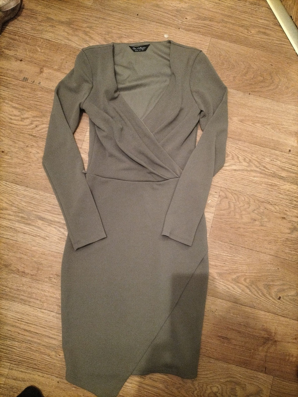 Ladies Miss Selfridge Size 6 Khaki V Neck Long Sleeved Dress