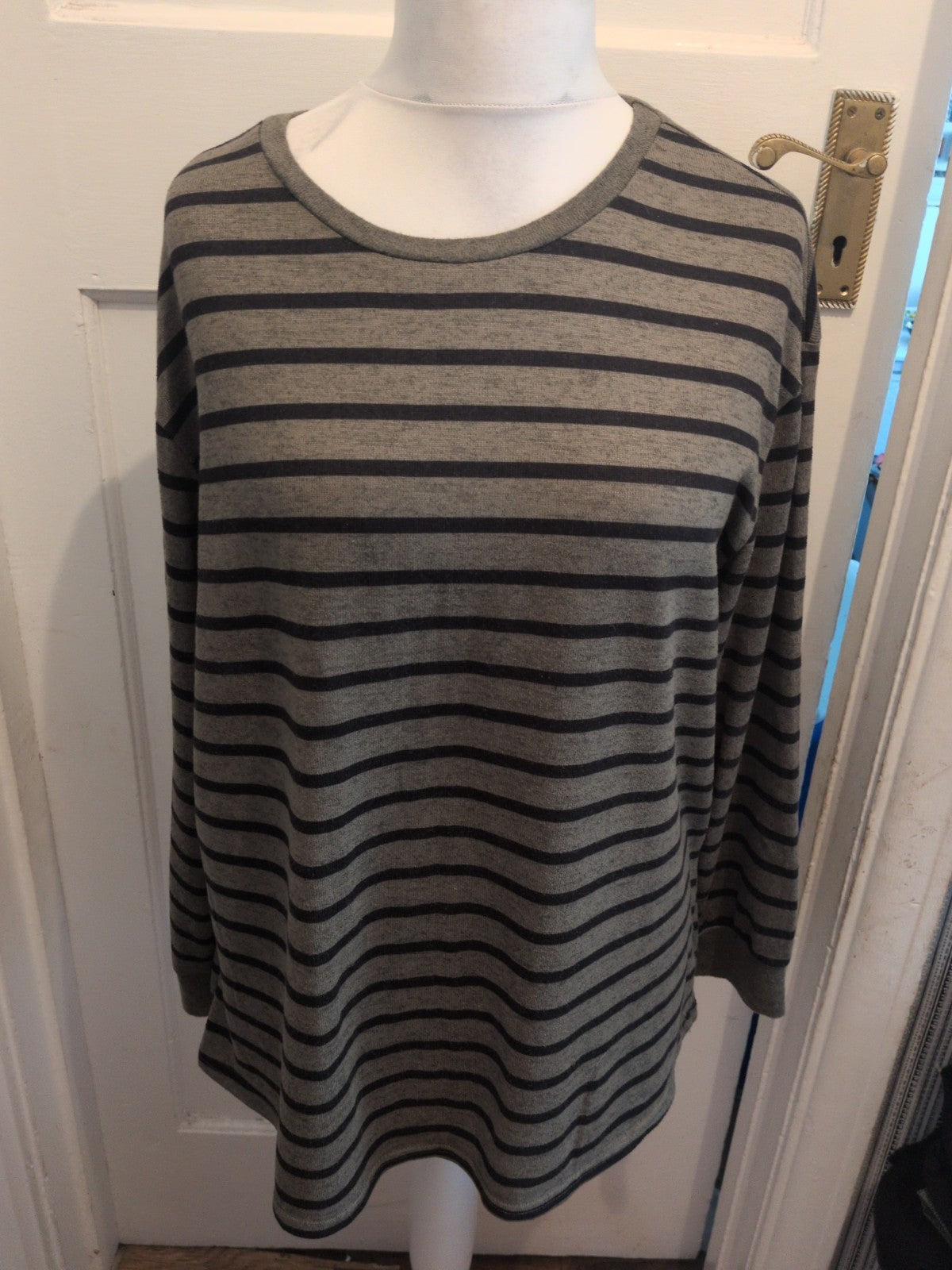 Ladies Shein Size XL Green Stripe Long Sleeve Jumper Lightweight