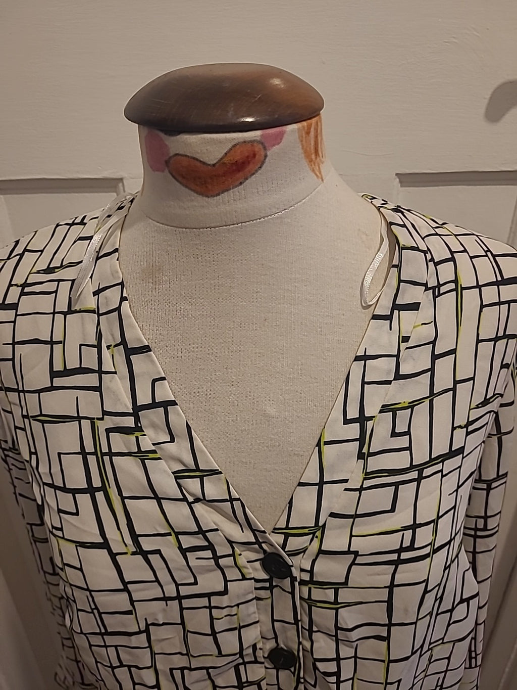 Ladies George Size 10 Black/Cream/Lime Patterned Long Sleeved Blouse