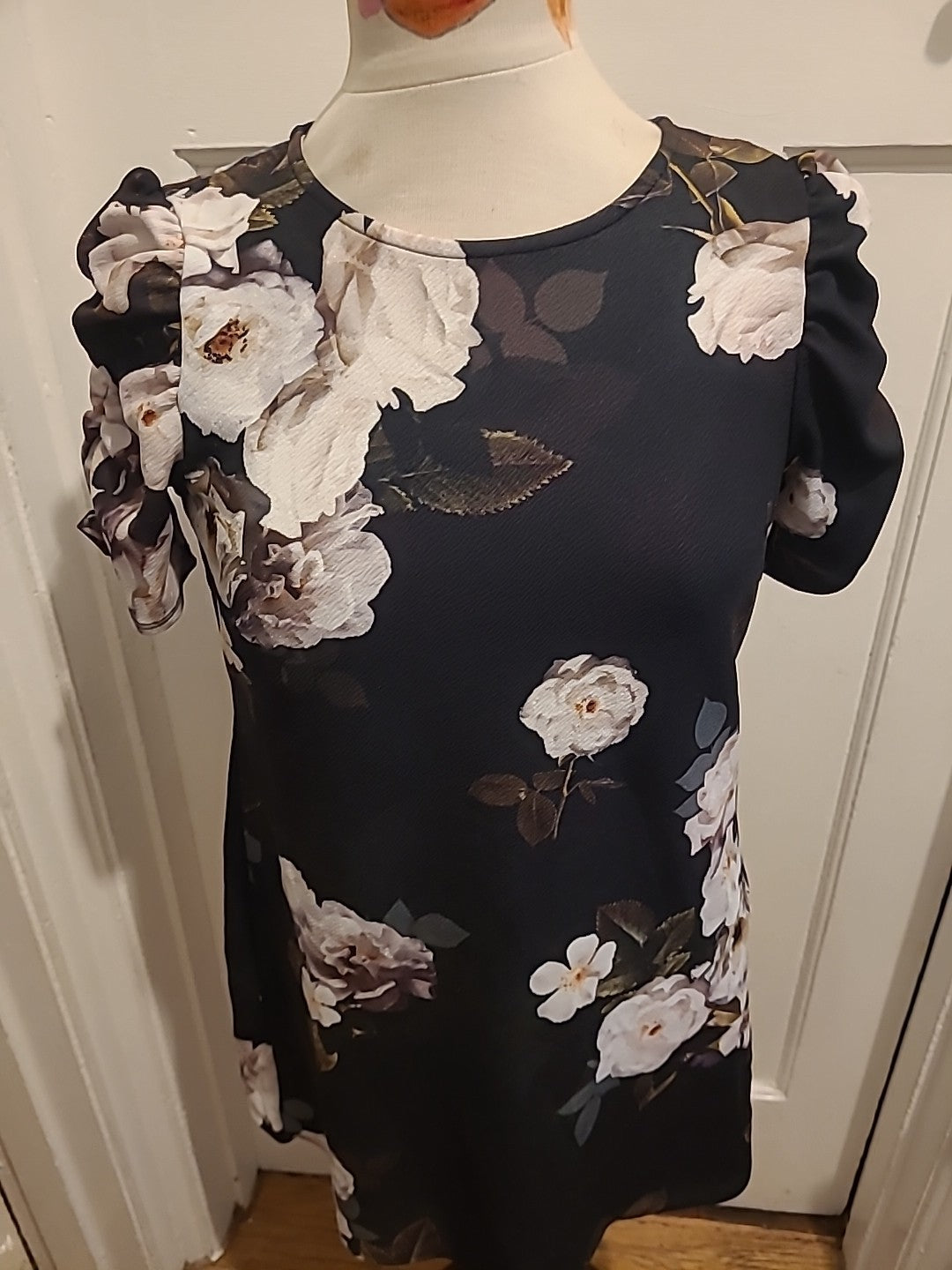 Ladies Dorothy Perkins Size 12 Black/Dark Green Floral Short Sleeved Blouse