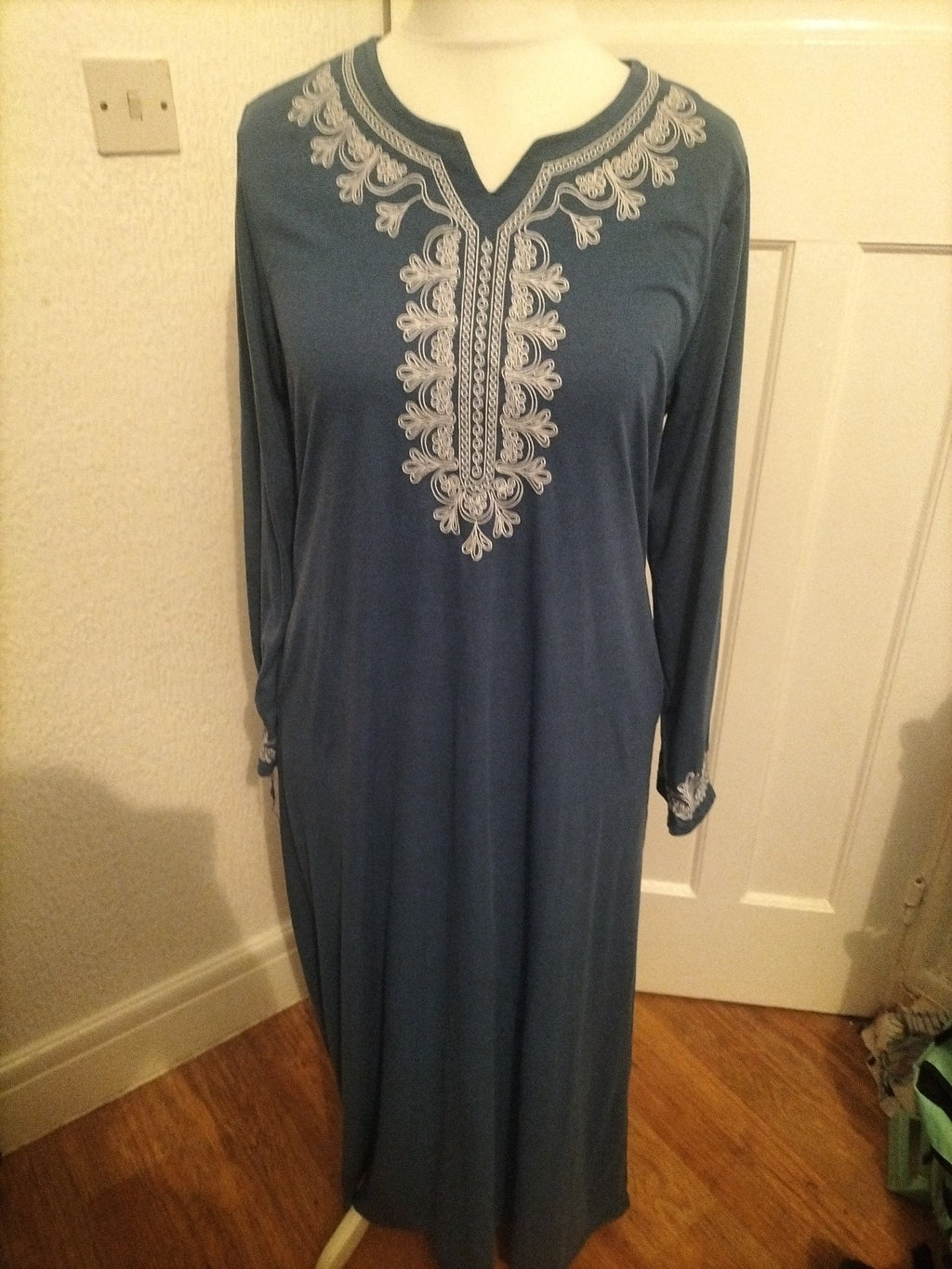 Ladies Sunnyme Size Large Blue Floor Length Dress