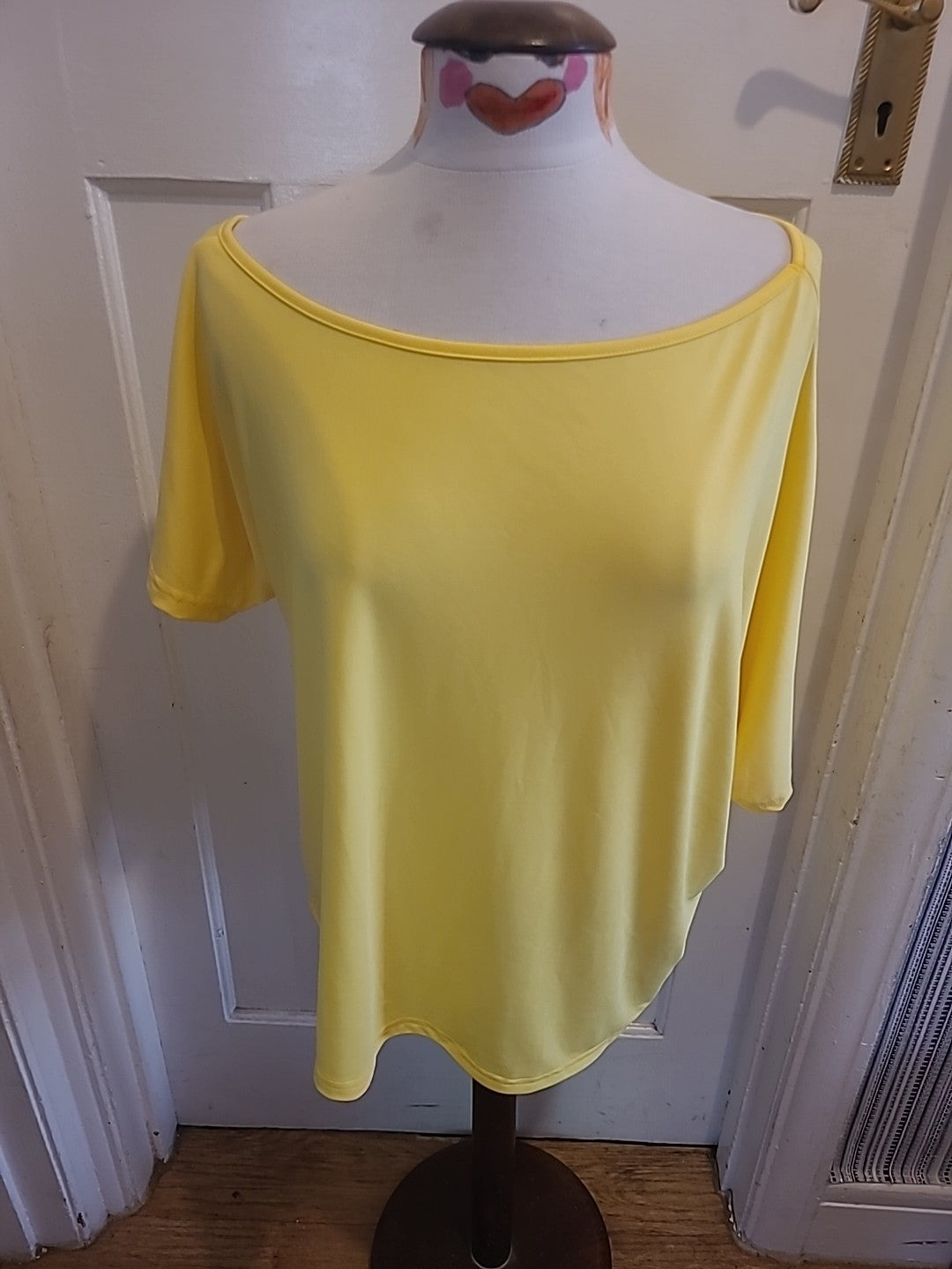 Ladies Shein Size Large Yellow Short Sleeved Tshirt