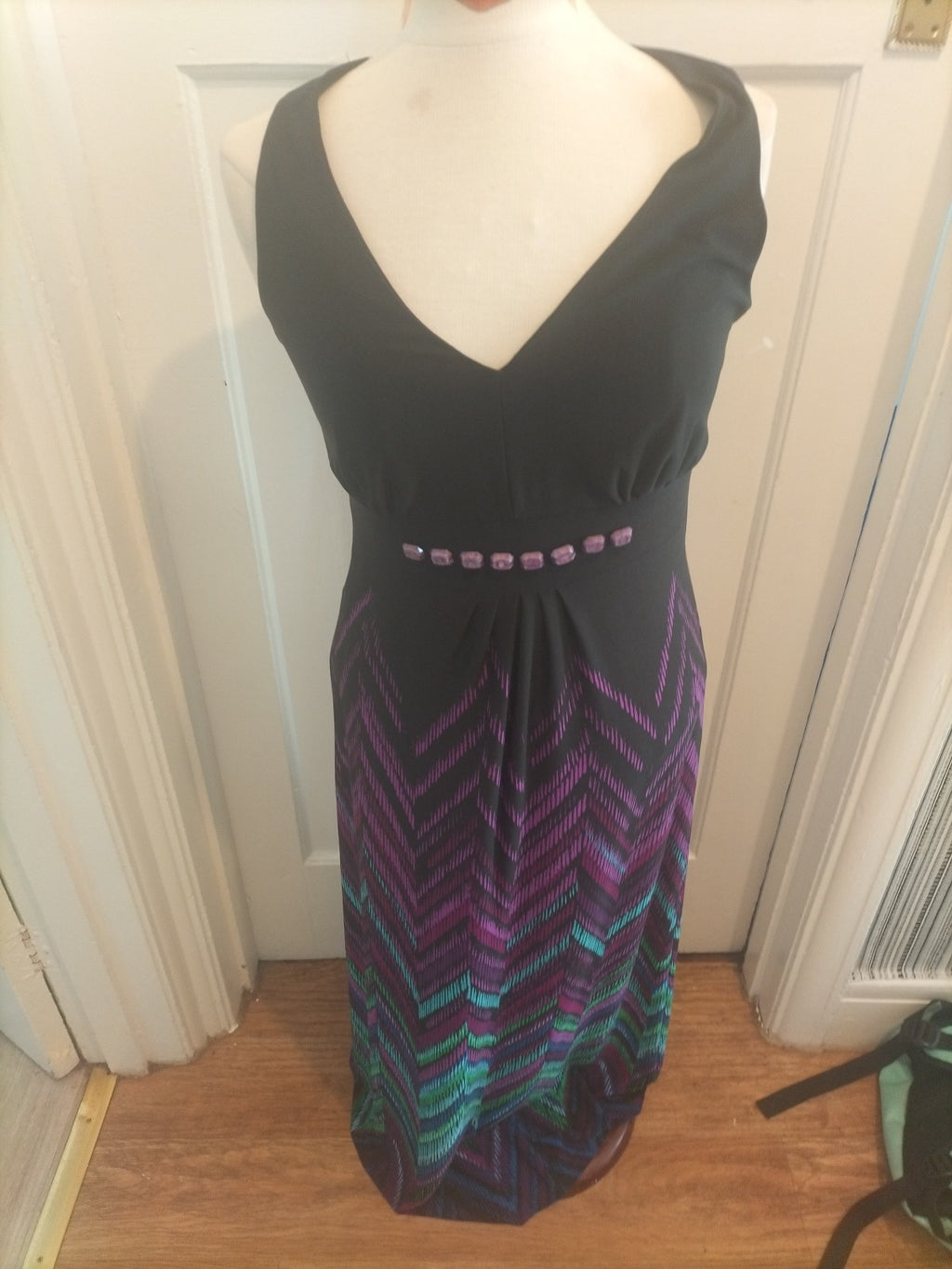 Ladies Medium Black Purple Green Long Length Sleeveless Dress