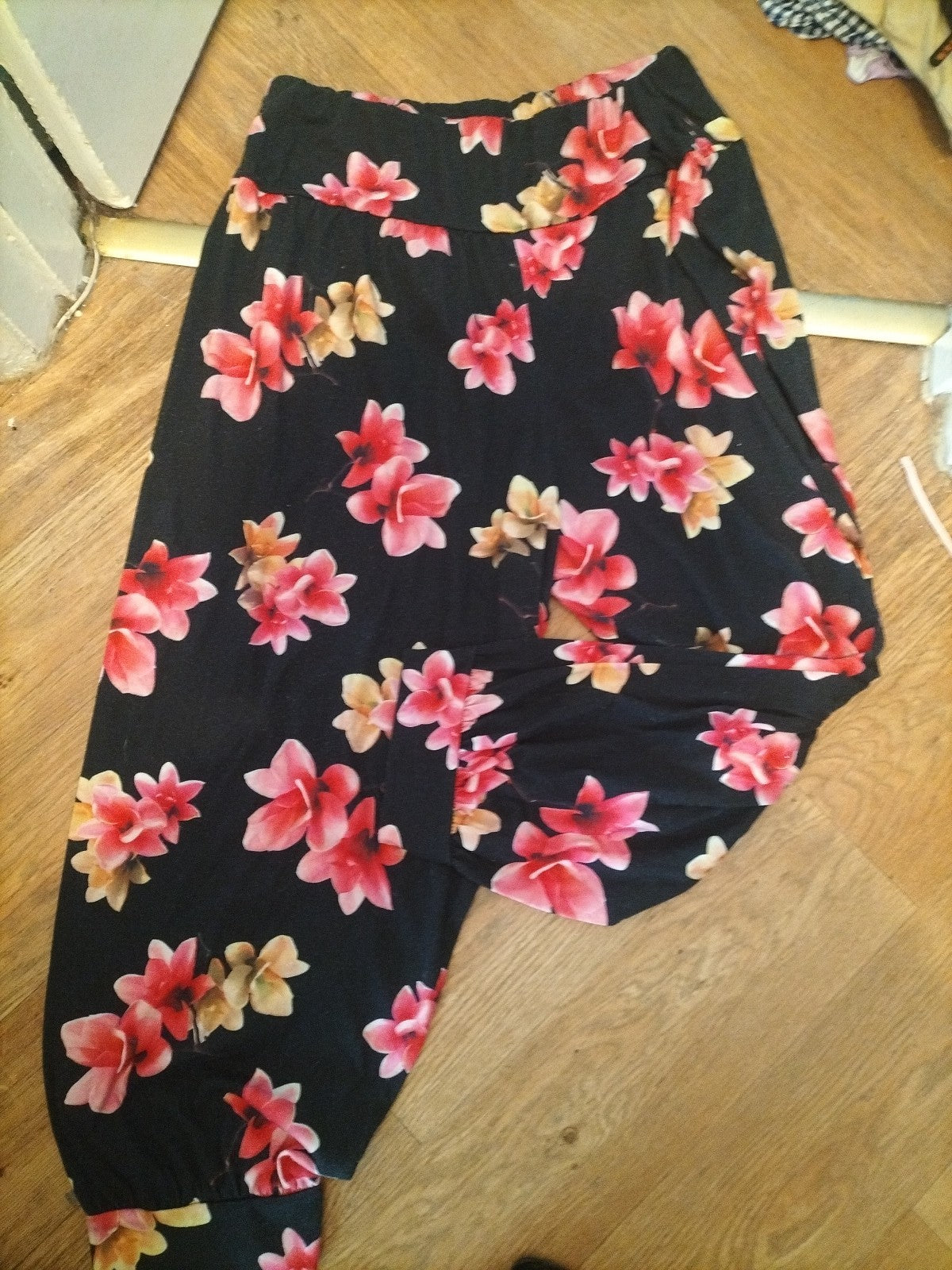 XL Black Floral Leggings Heavy Bobbling