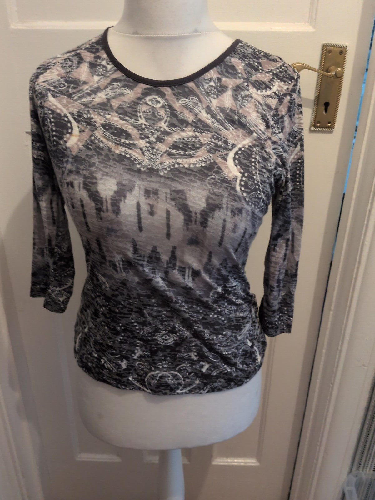 Gerry Weber 8 Grey Toned Long Sleeve Blouse