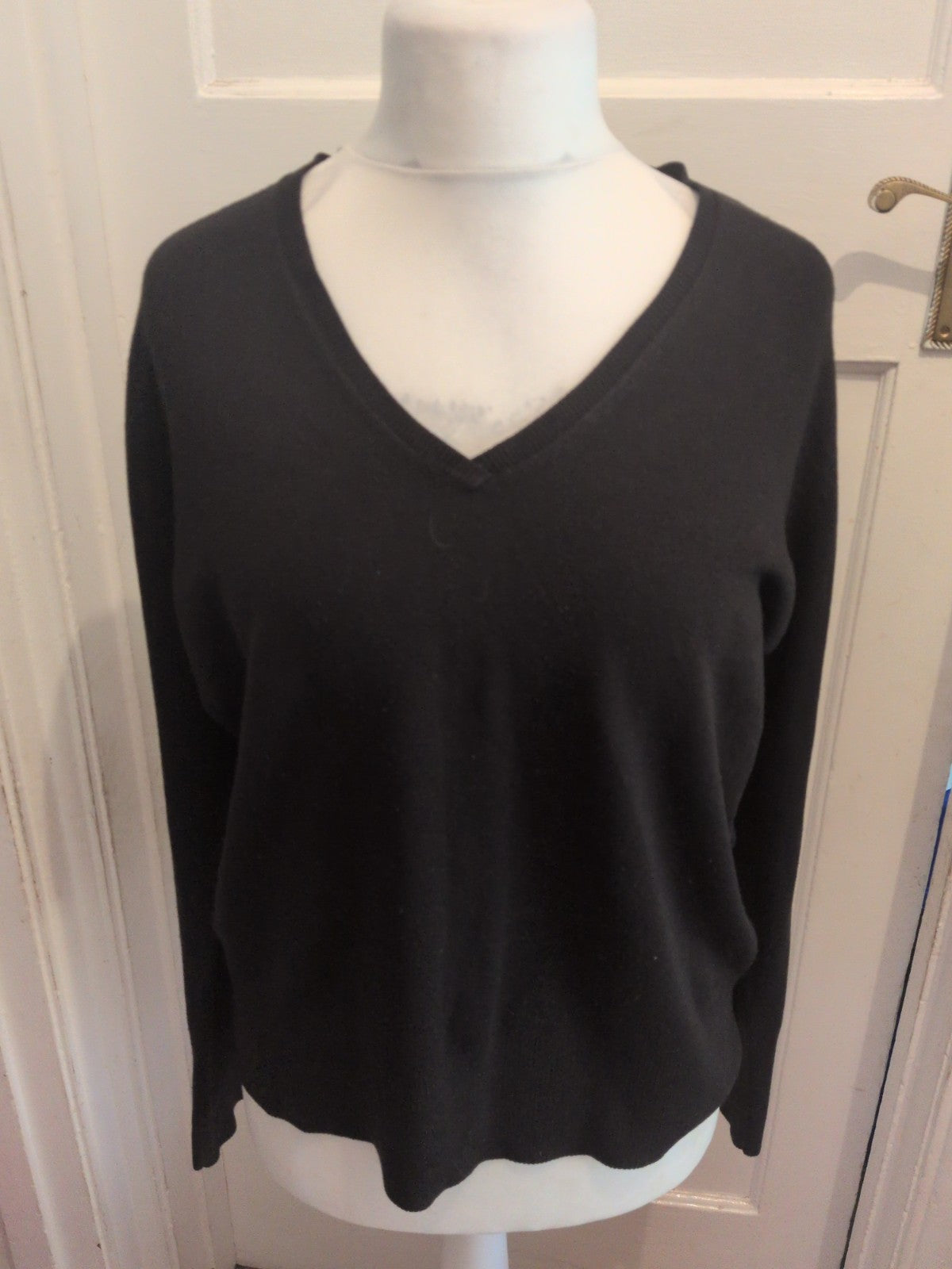 Ladies Debenhams Size 20 Black V Neck Long Sleeve Jumper