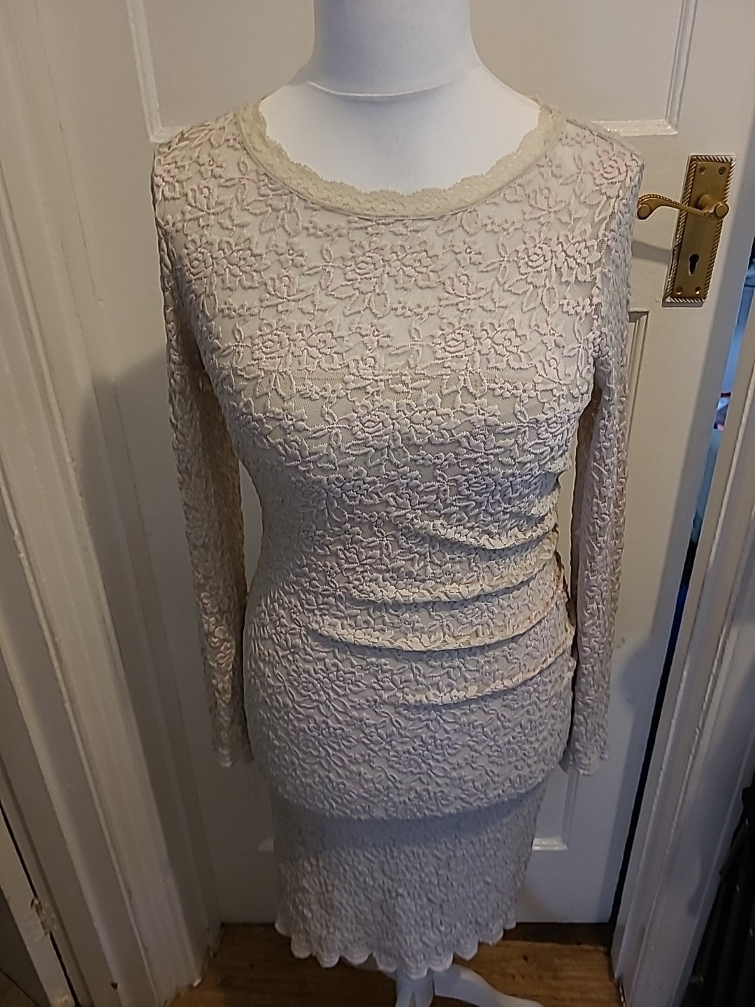 Ladies Phase Eight Size 12 Ivory Lace Lined Long Sleeved Dress