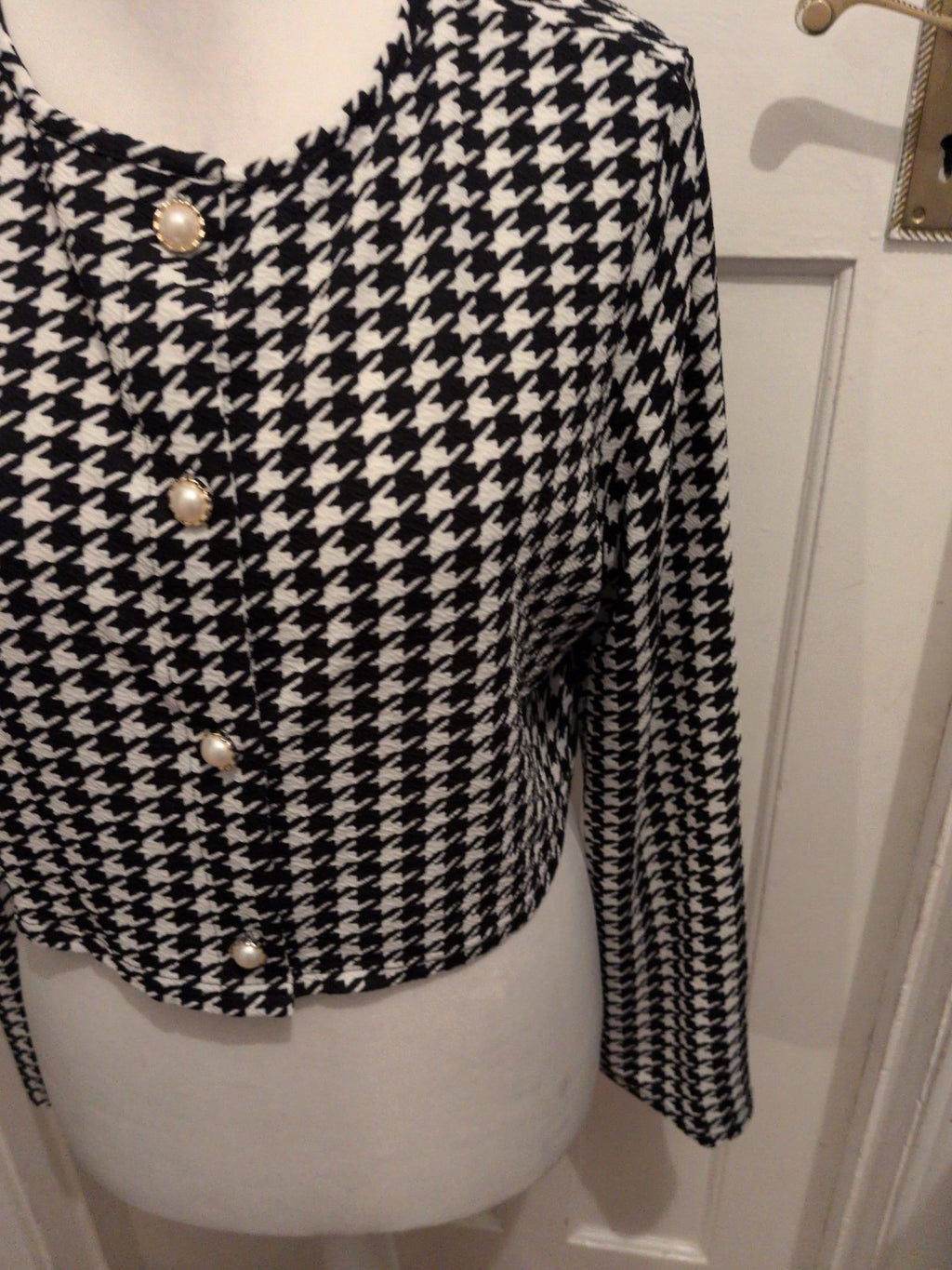 2XL Black And White Long Sleeve Button Blouse
