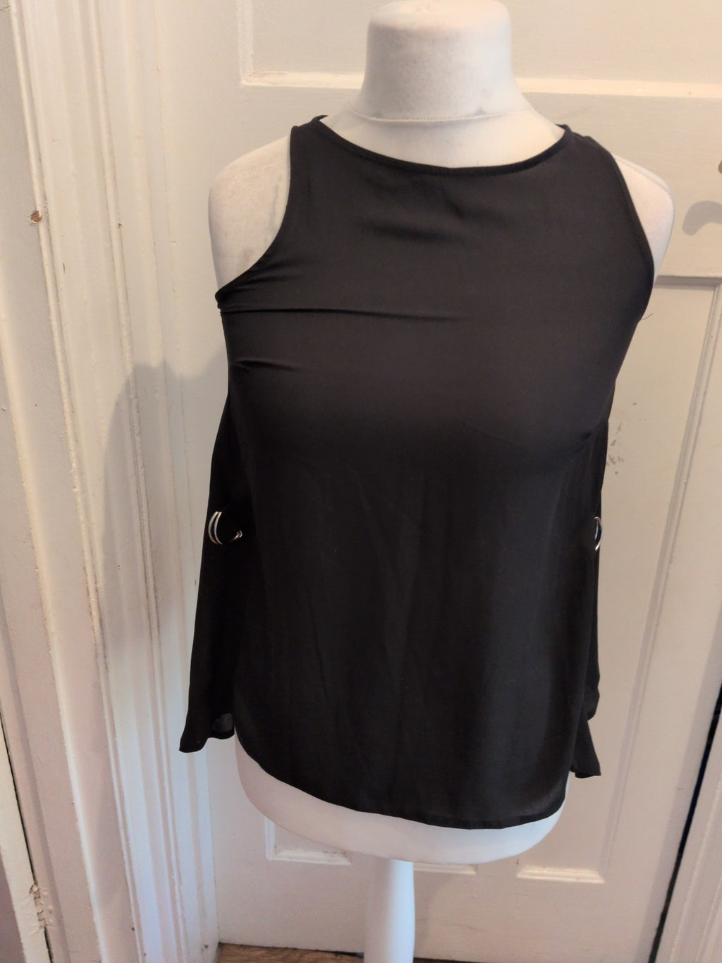 Medium Black Sleeveless Blouse