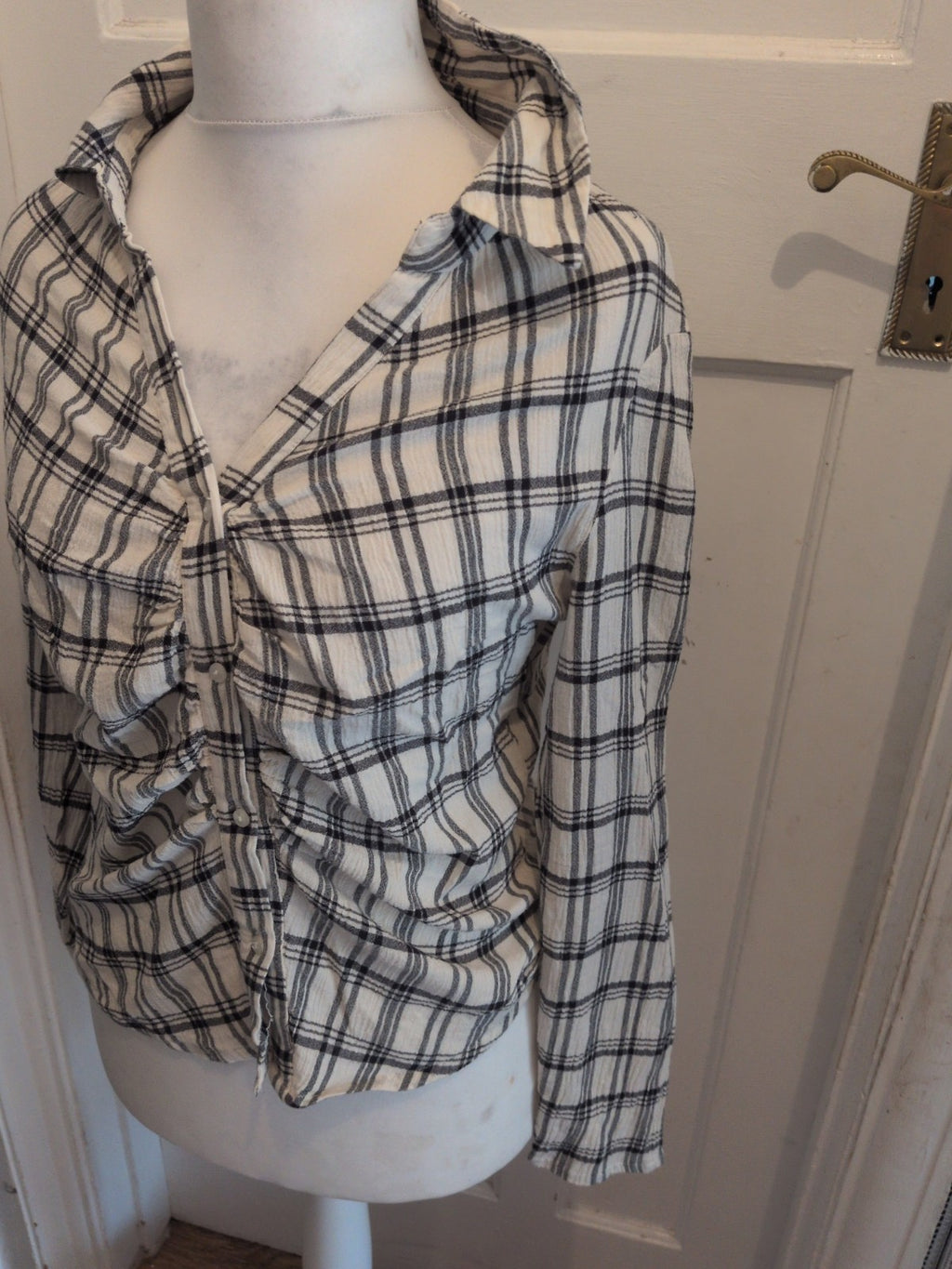 Ladies Primark 14 Cream And Black Check Long Sleeve Blouse
