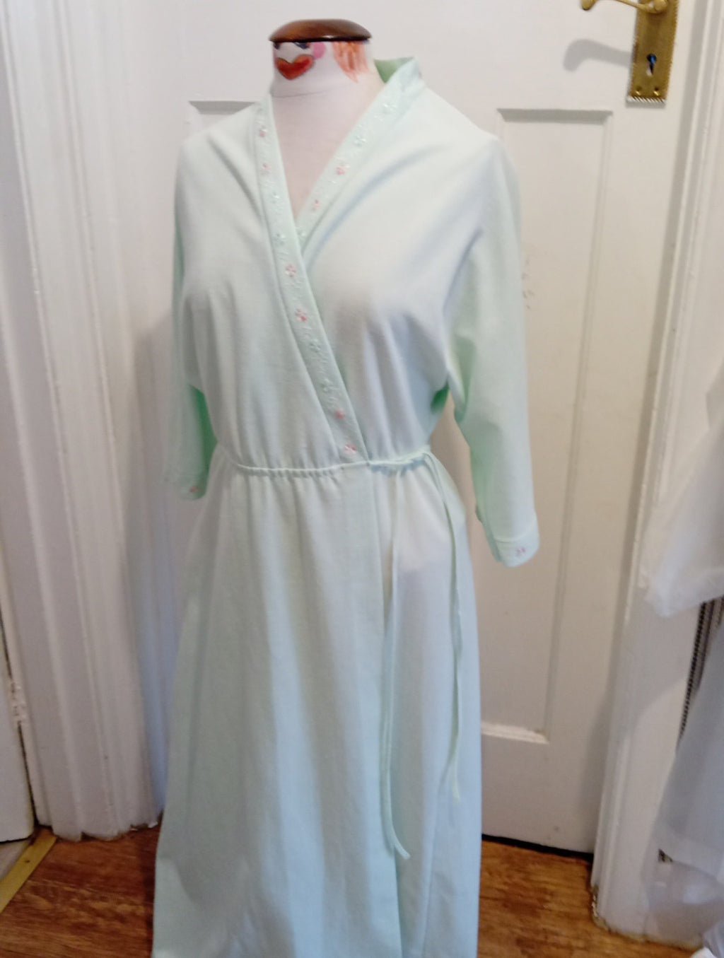 Ladies St Michael Vintage Size 16 Pale Mint Long Sleeved Dressing Gown