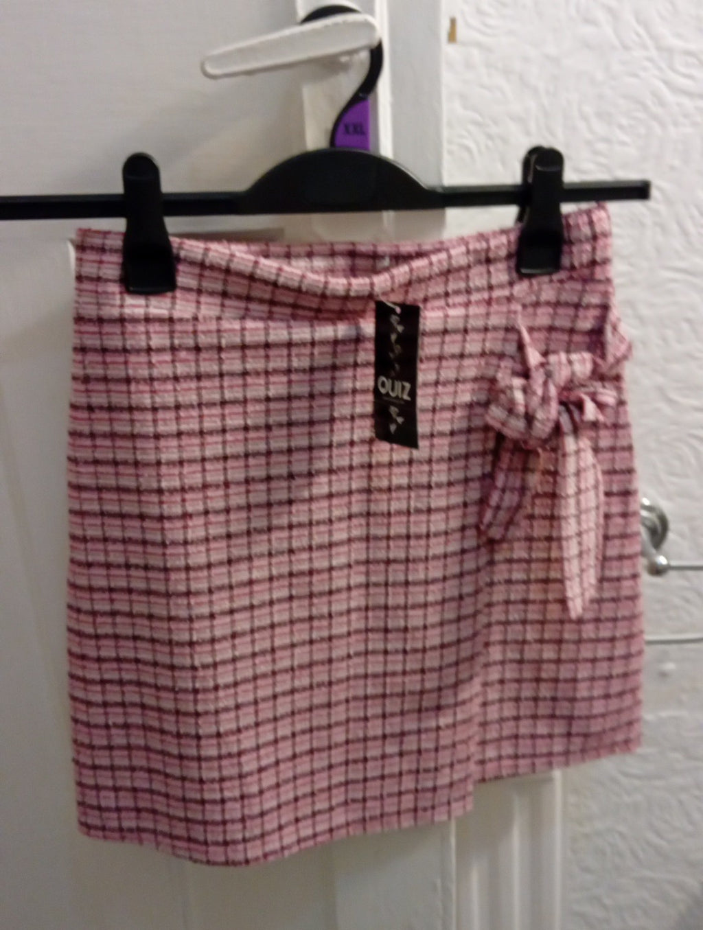 Ladies Brand New Quiz Pink Wrap Skirt Size 10