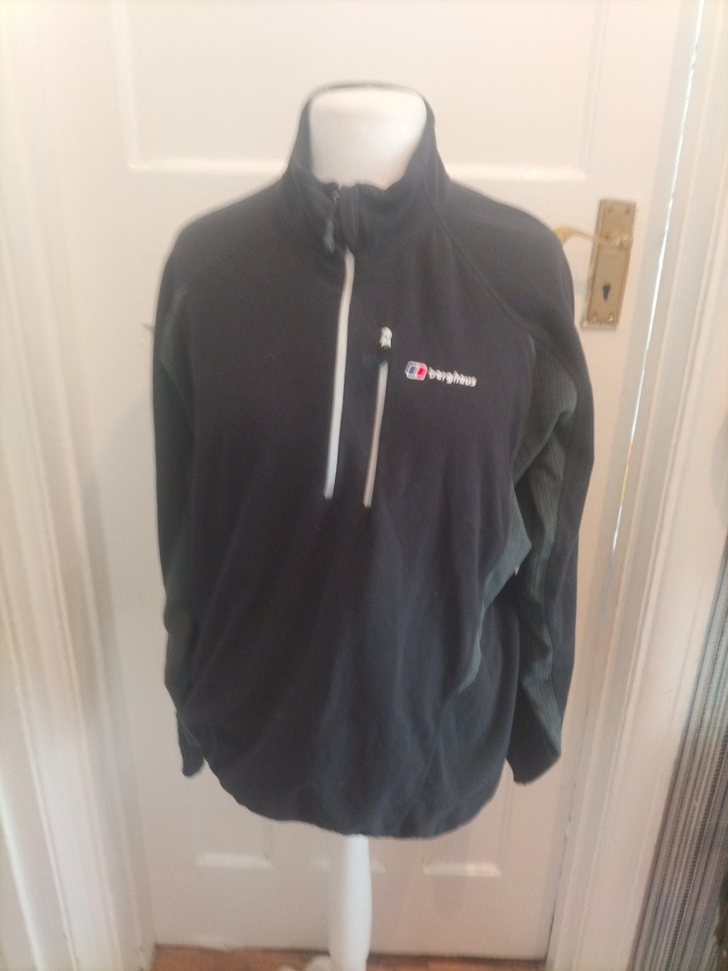 Berghaus XL Black Semi Zip Jumper