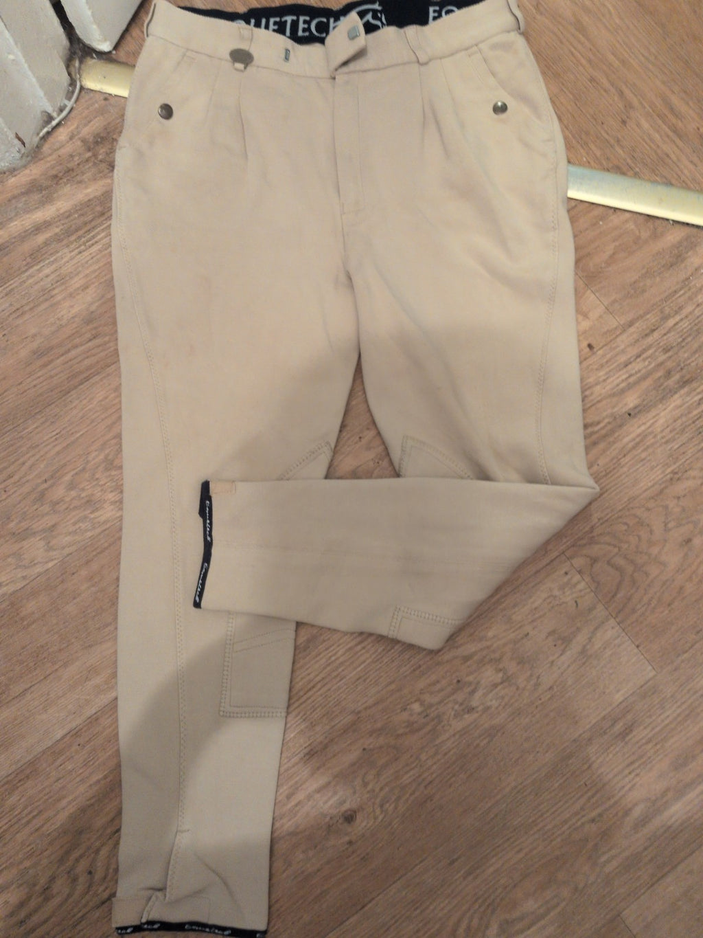 Ladies Equetech Size 34W Beige Trousers