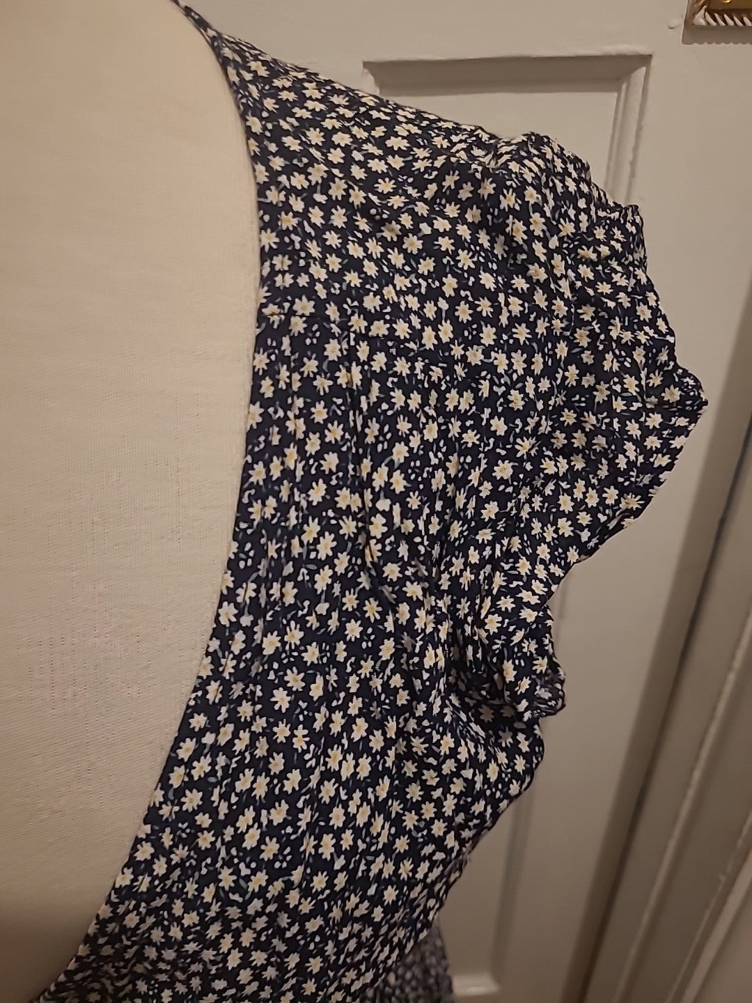 Ladies H&M Size 6 Daisy Design Sleeveless Floor Length Dress