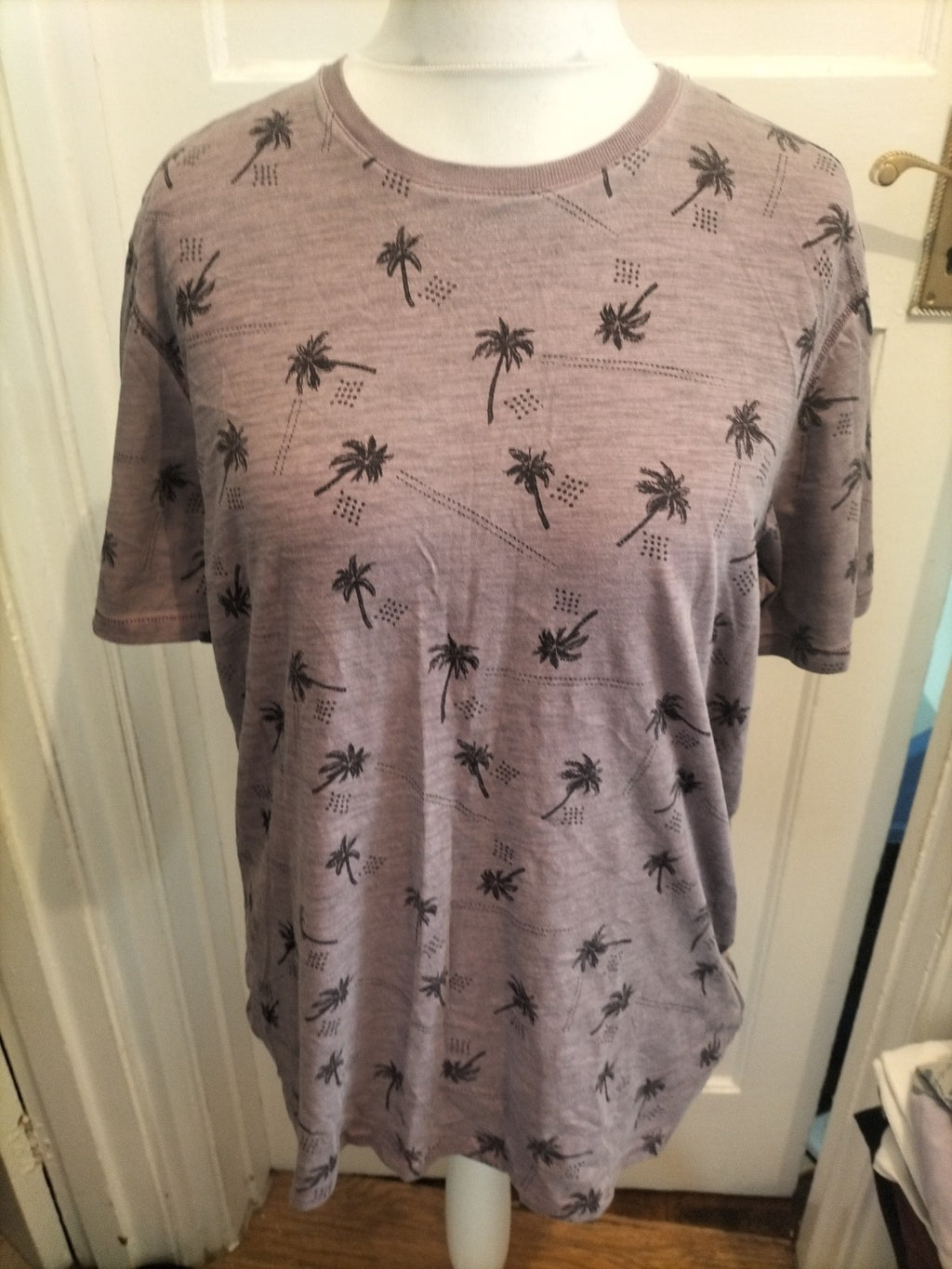 North Coast Large Tailored Fit Purple And Black Palm Tree T-shirt
