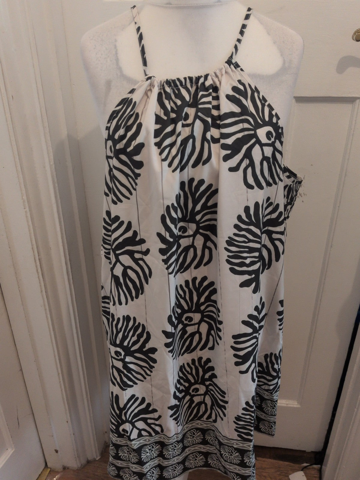 Shein 4XL Black And Ivory Sleeveless Blouse